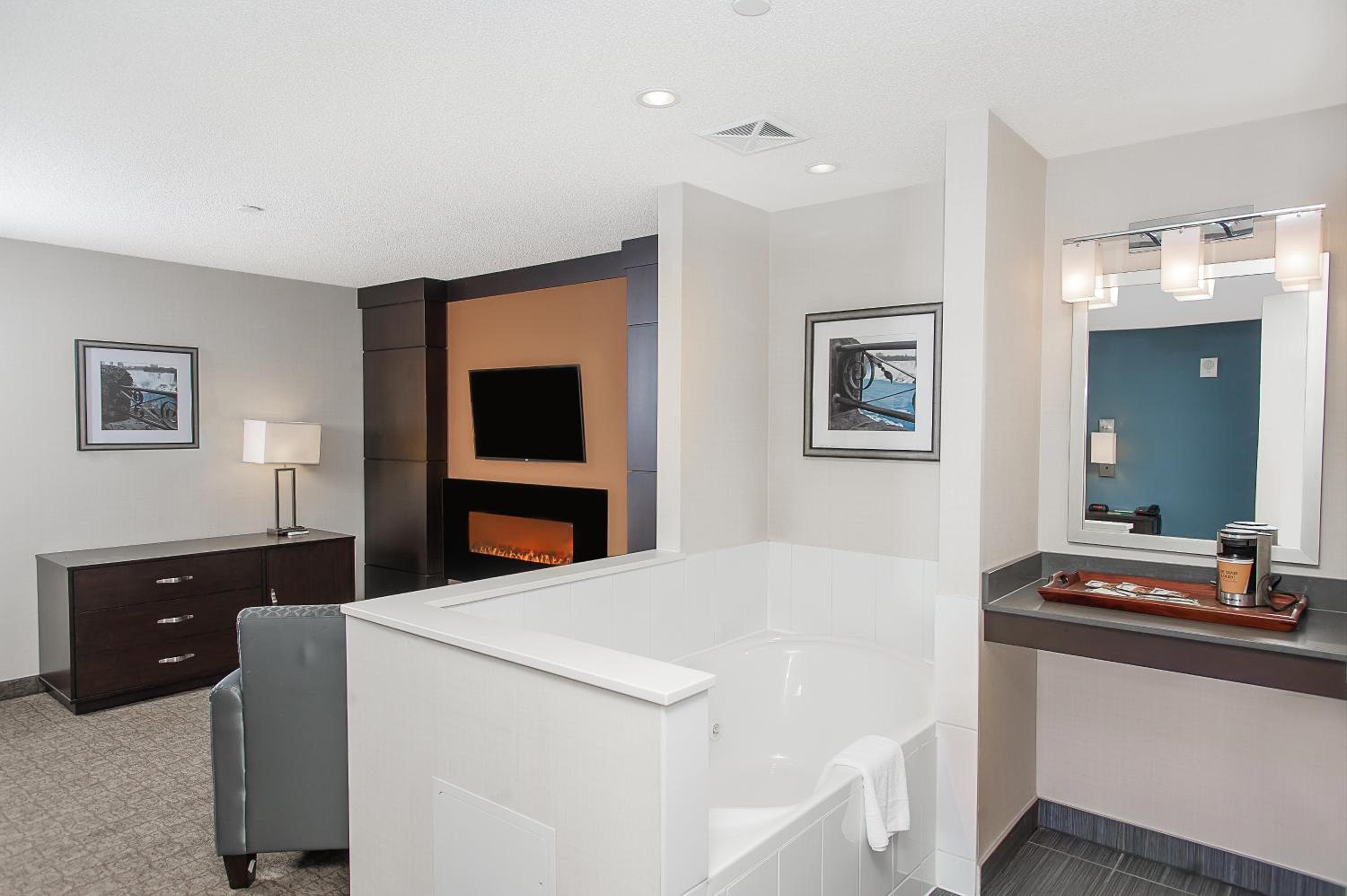 Wyndham Garden Niagara Falls Fallsview