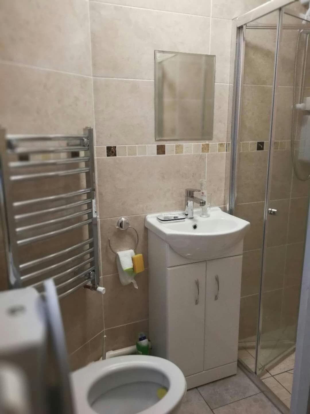 Rest room near to Heathrow Airport
