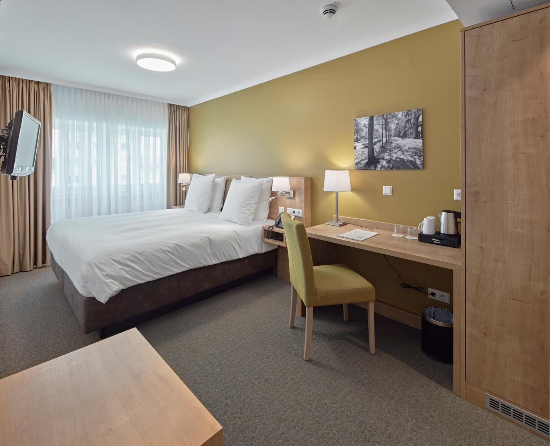 City Hotel