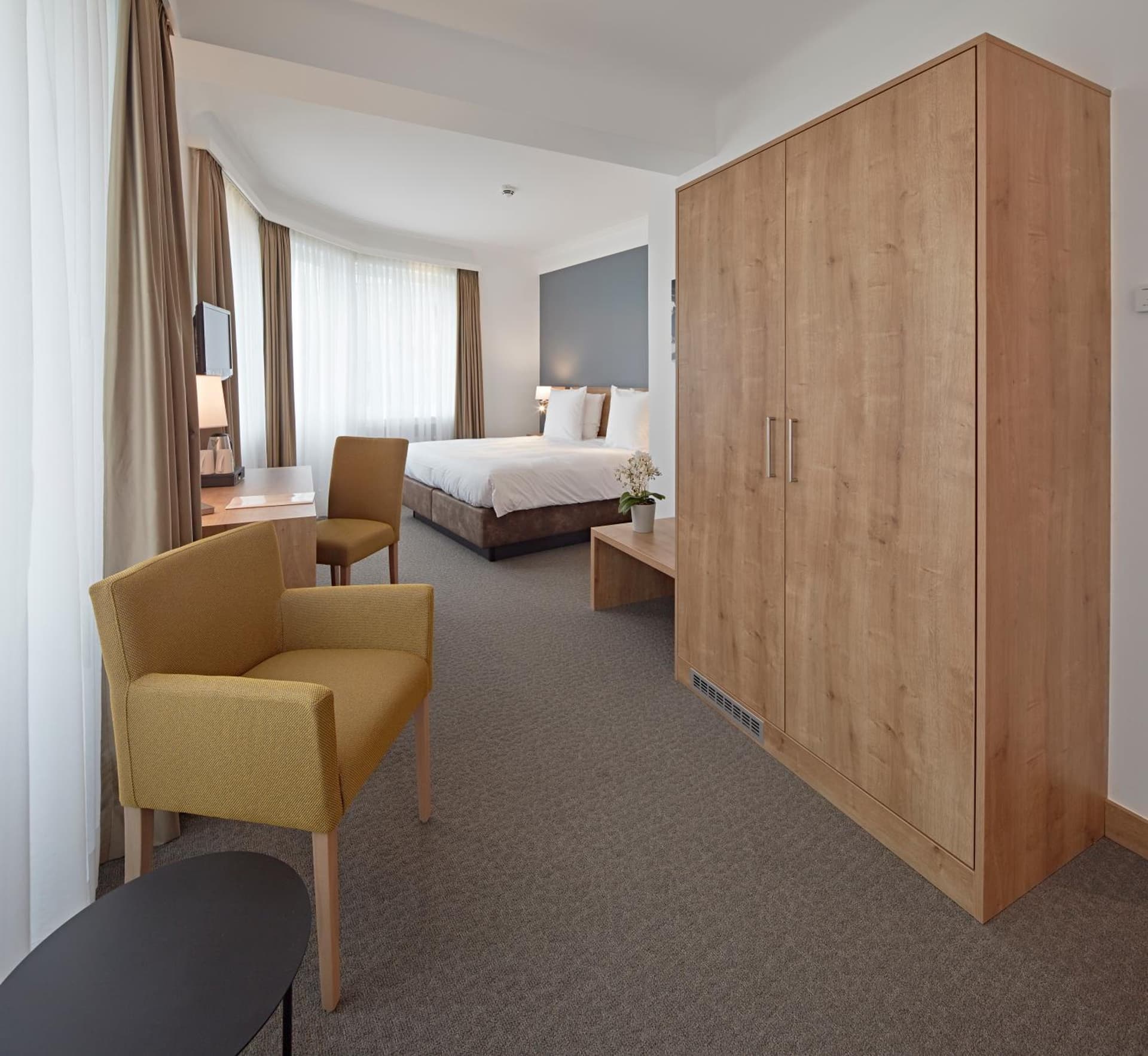 City Hotel