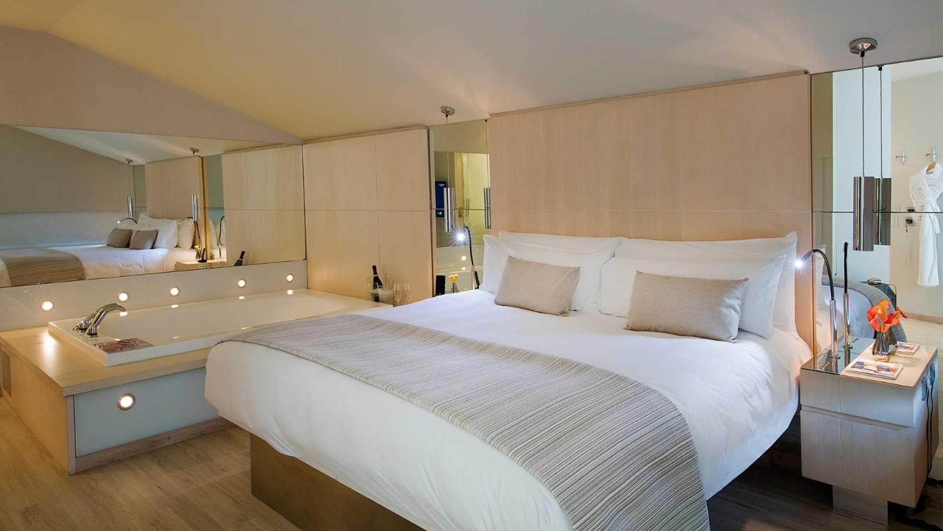 Cram Hotel