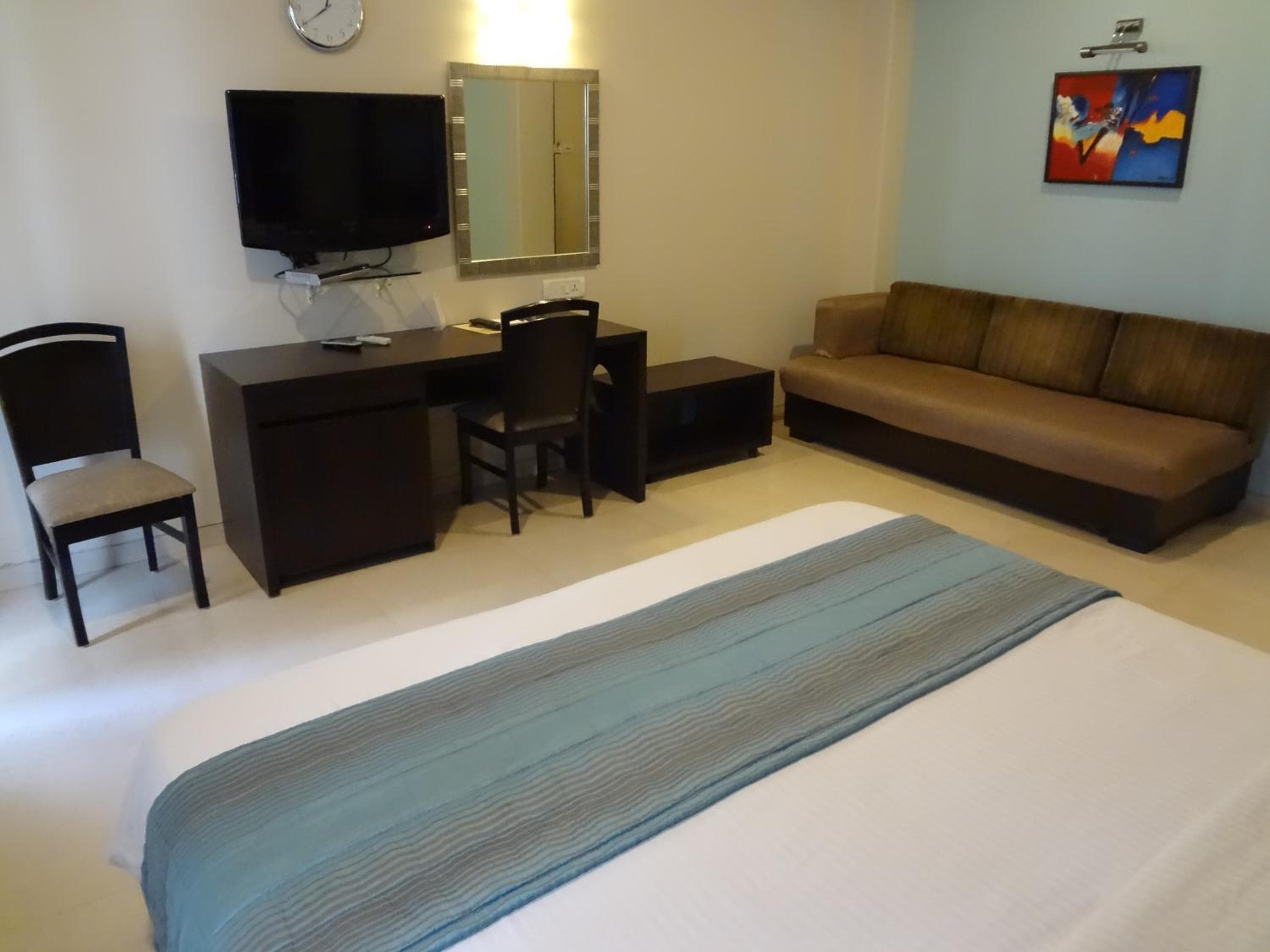 Chateau Windsor Hotel - Marine Drive