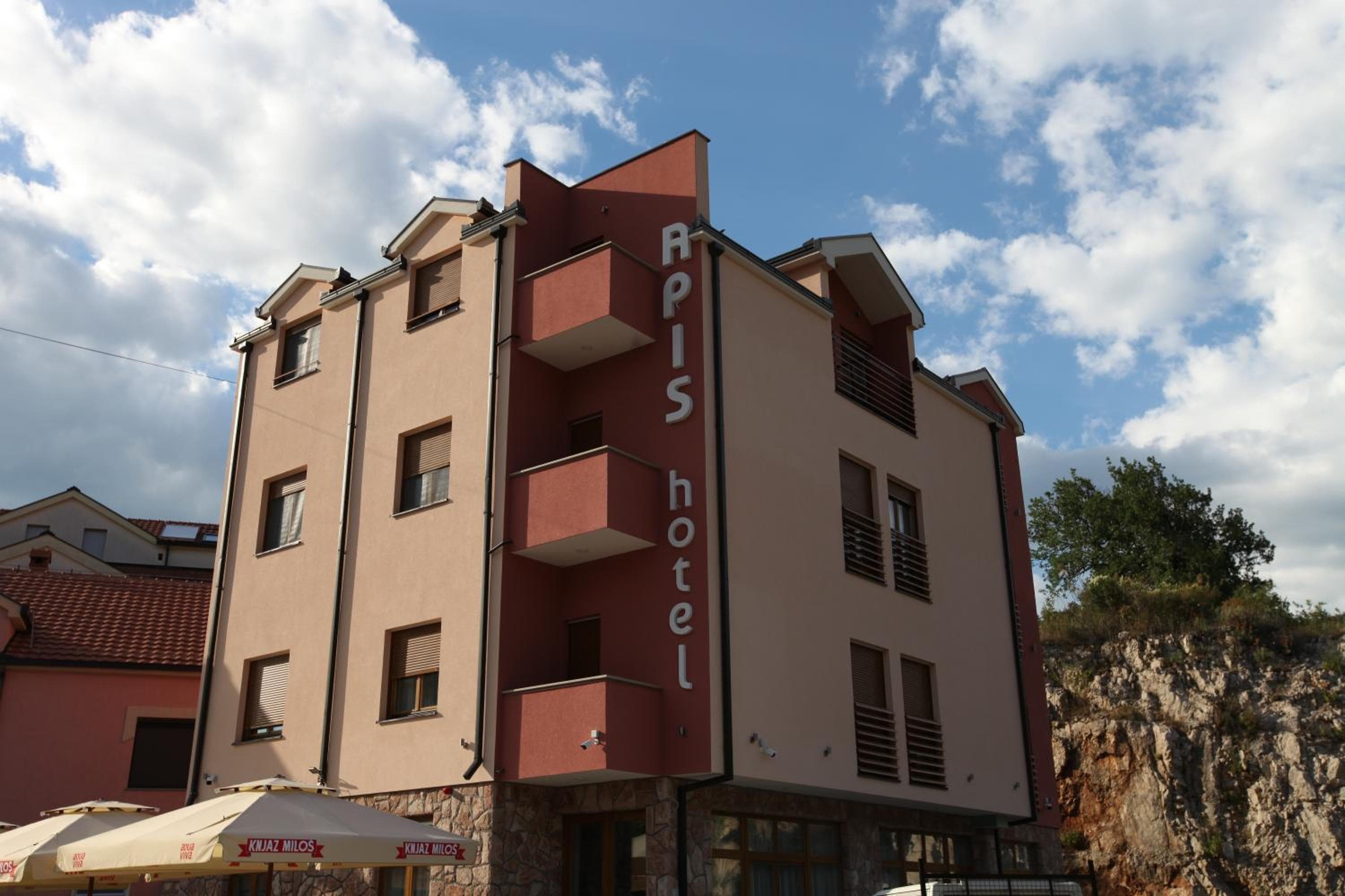 Apis Hotel