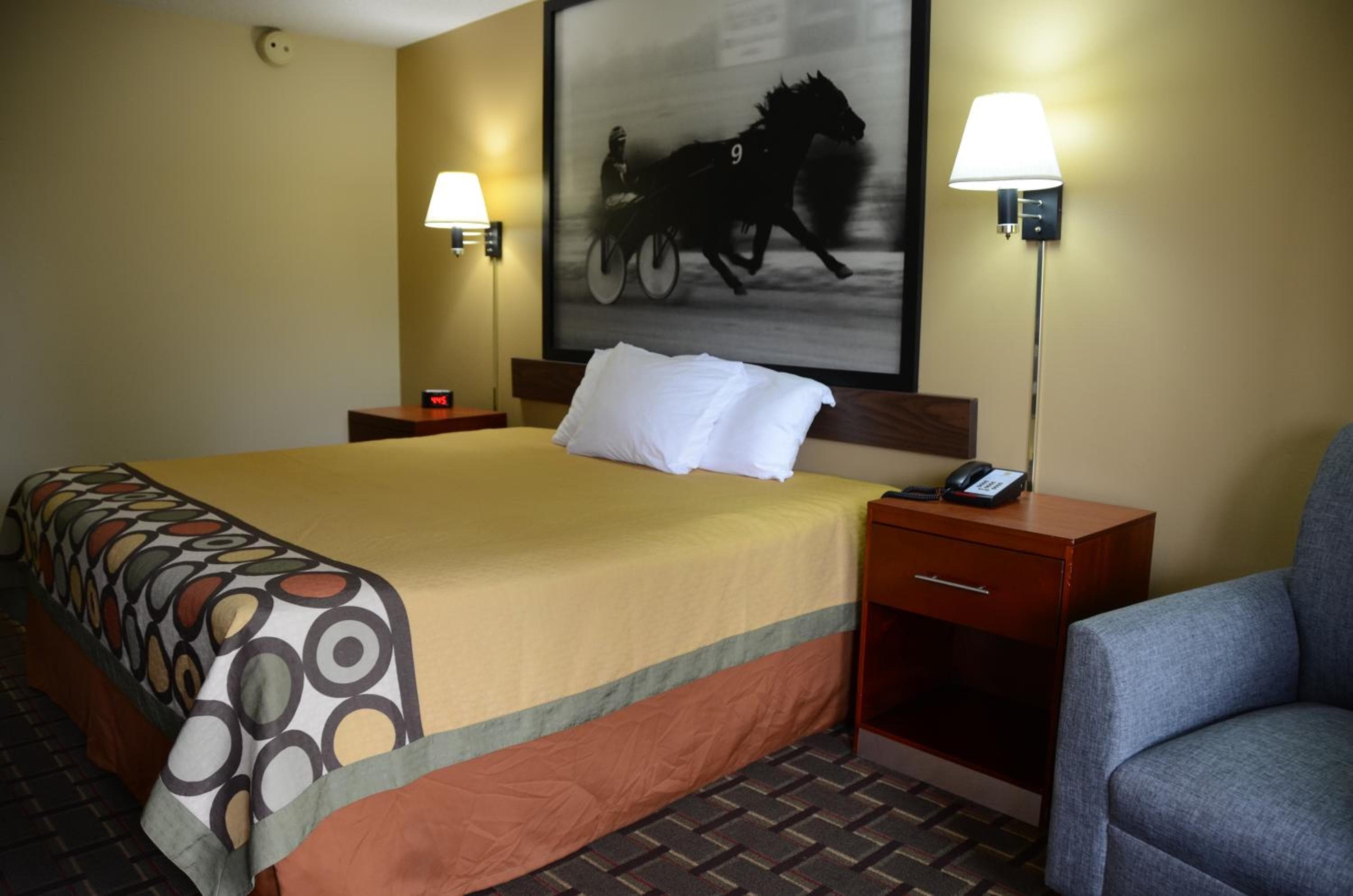 Super 8 by Wyndham Franklin Hwy 31