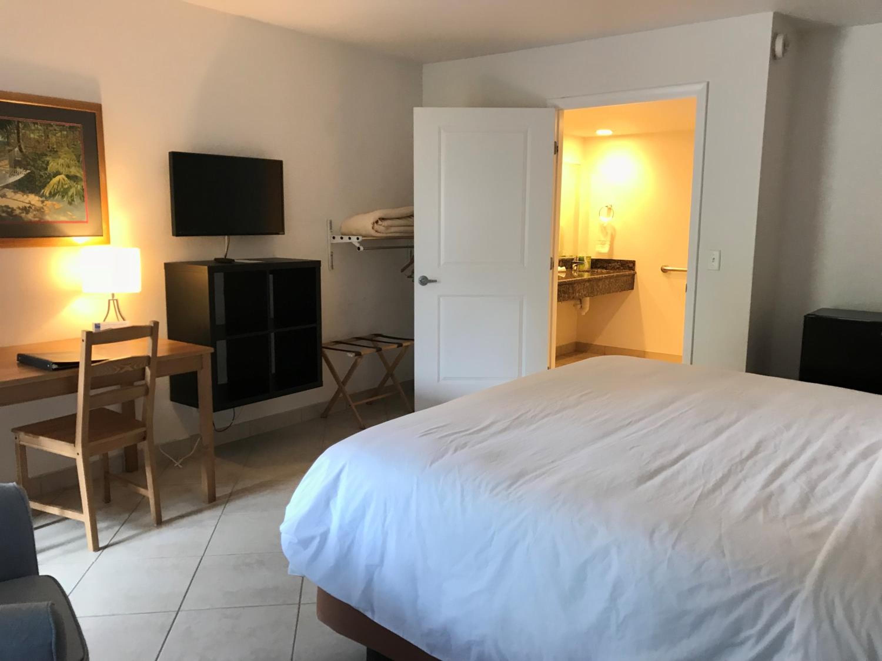 Dolphin Key Resort - Cape Coral