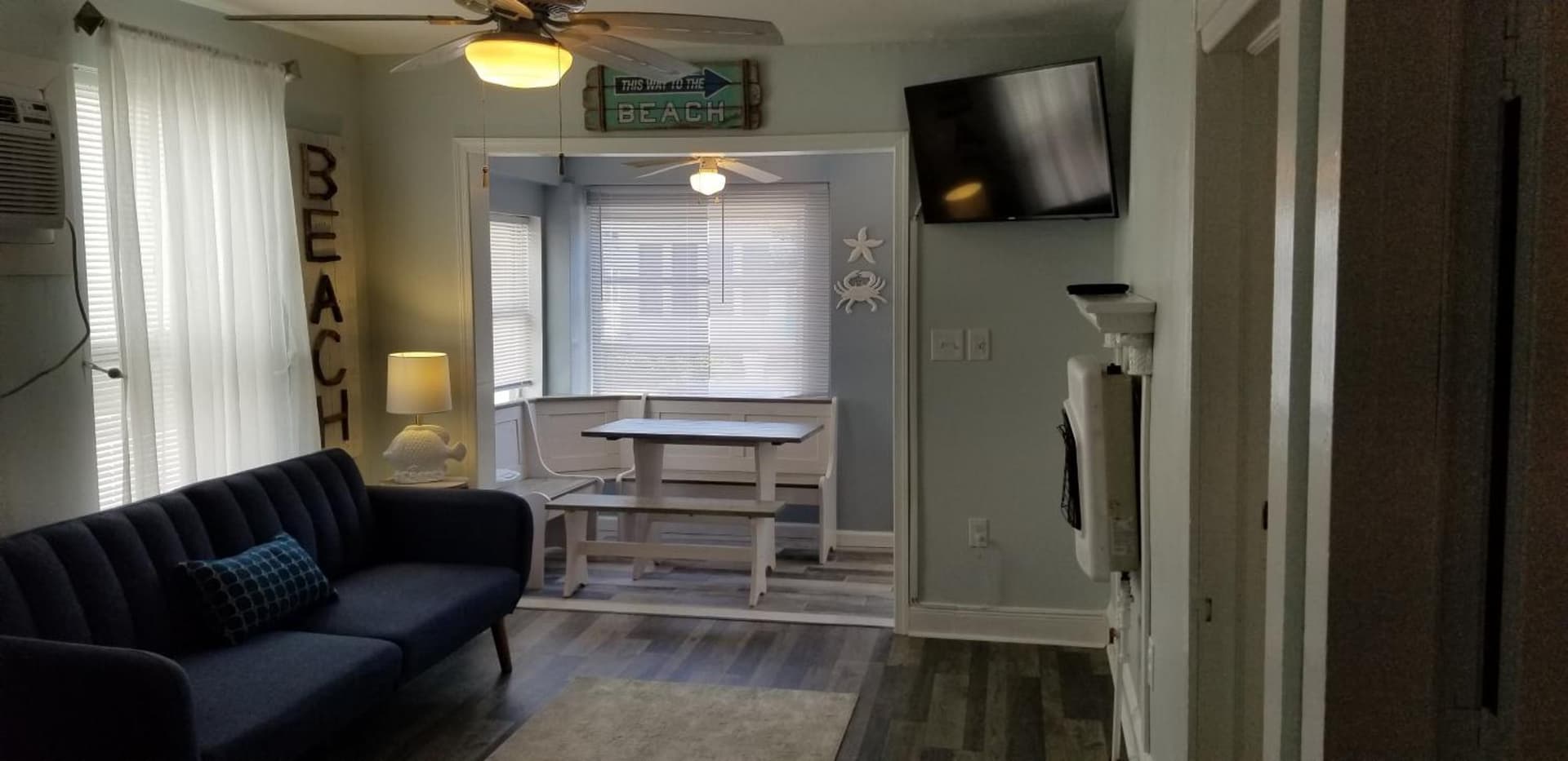 1st floor cottage! One Block to Beach, Convention Center and Wildwood Crest!