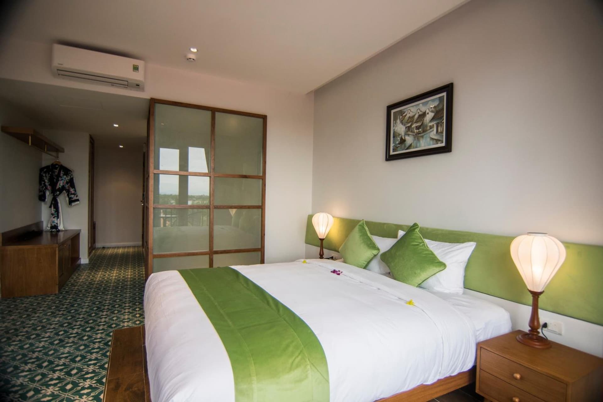 Vinh Hung Old Town Hotel