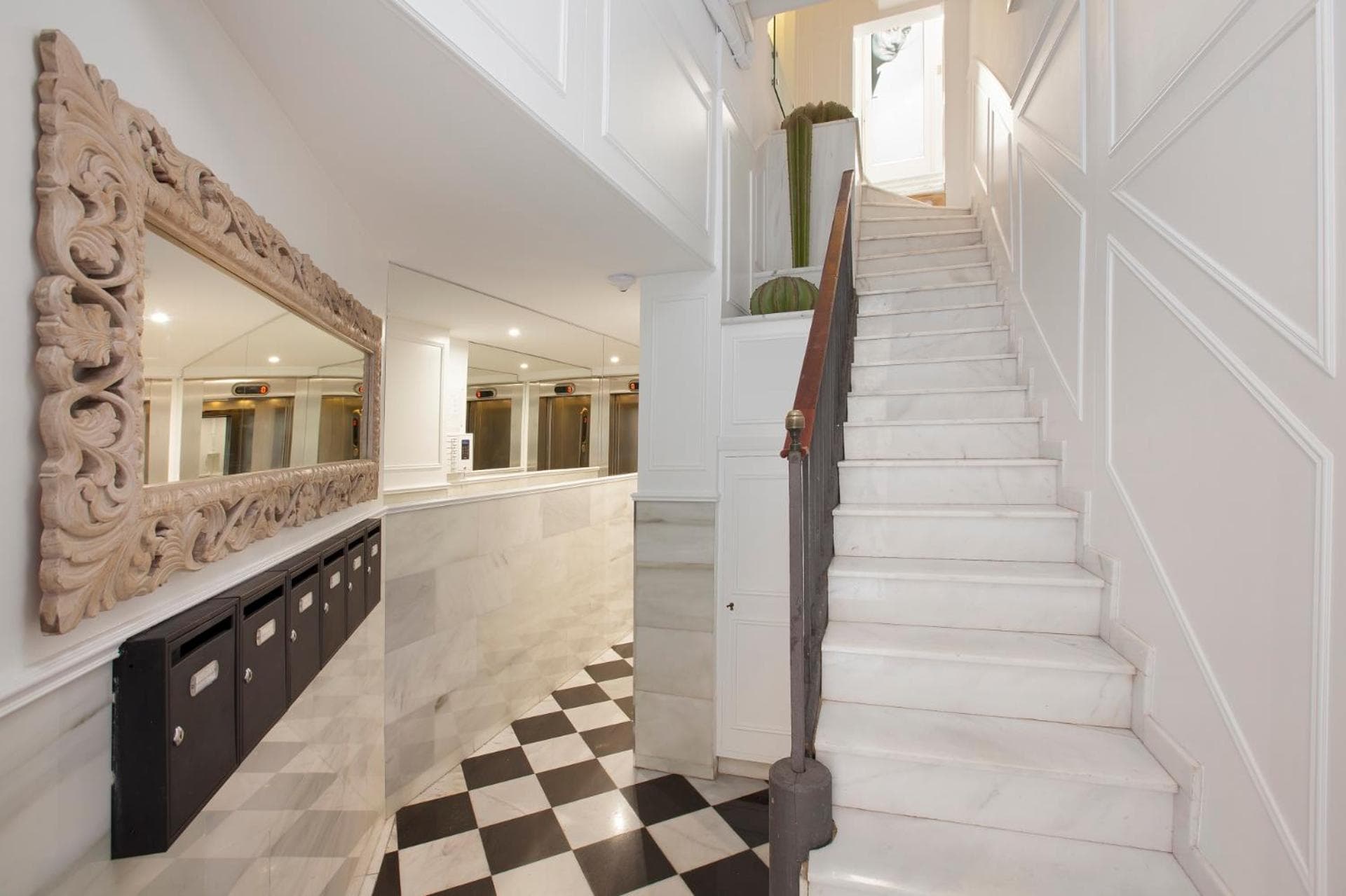 Enjoybcn Dali Apartments