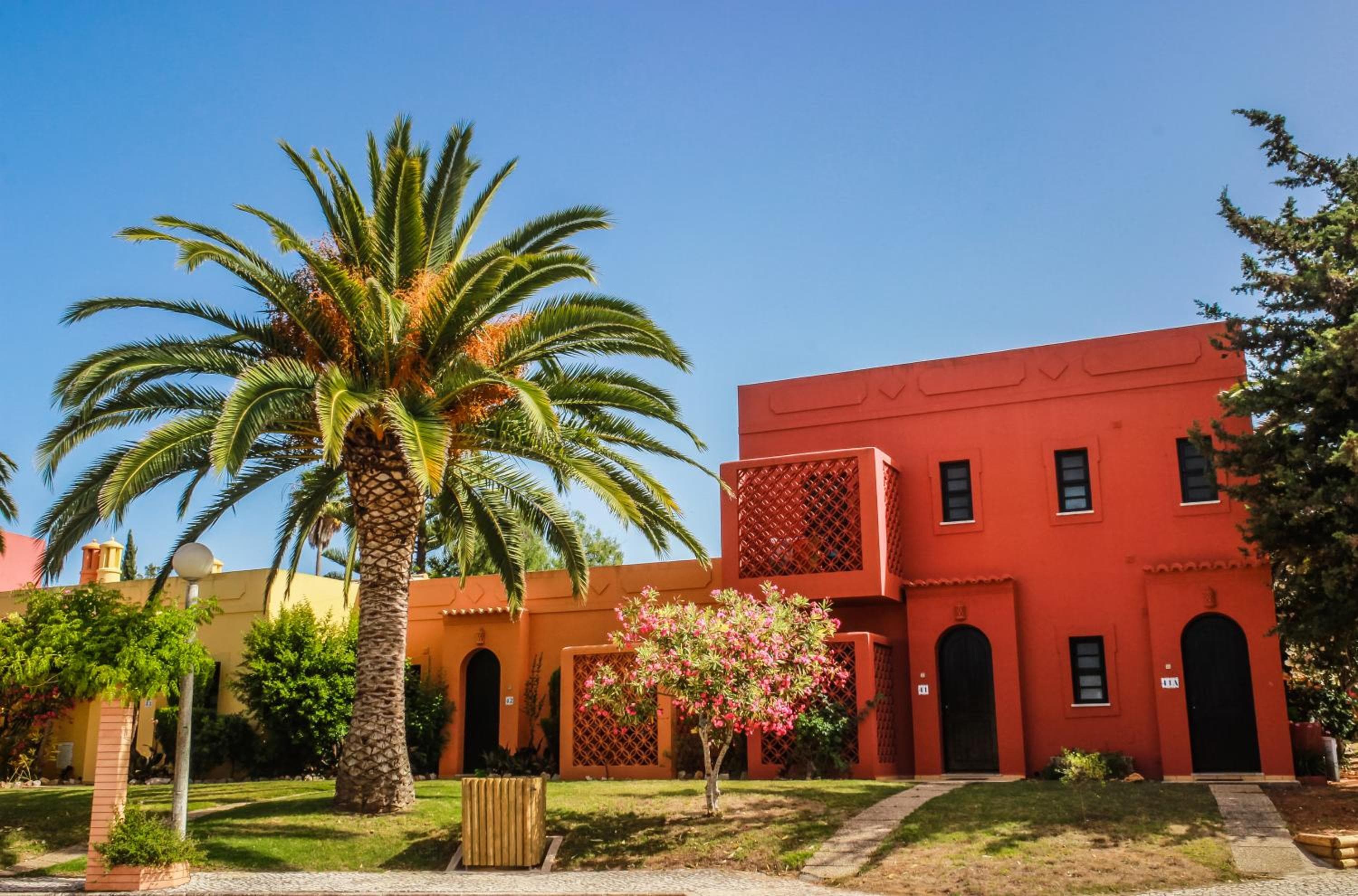 Colina Village