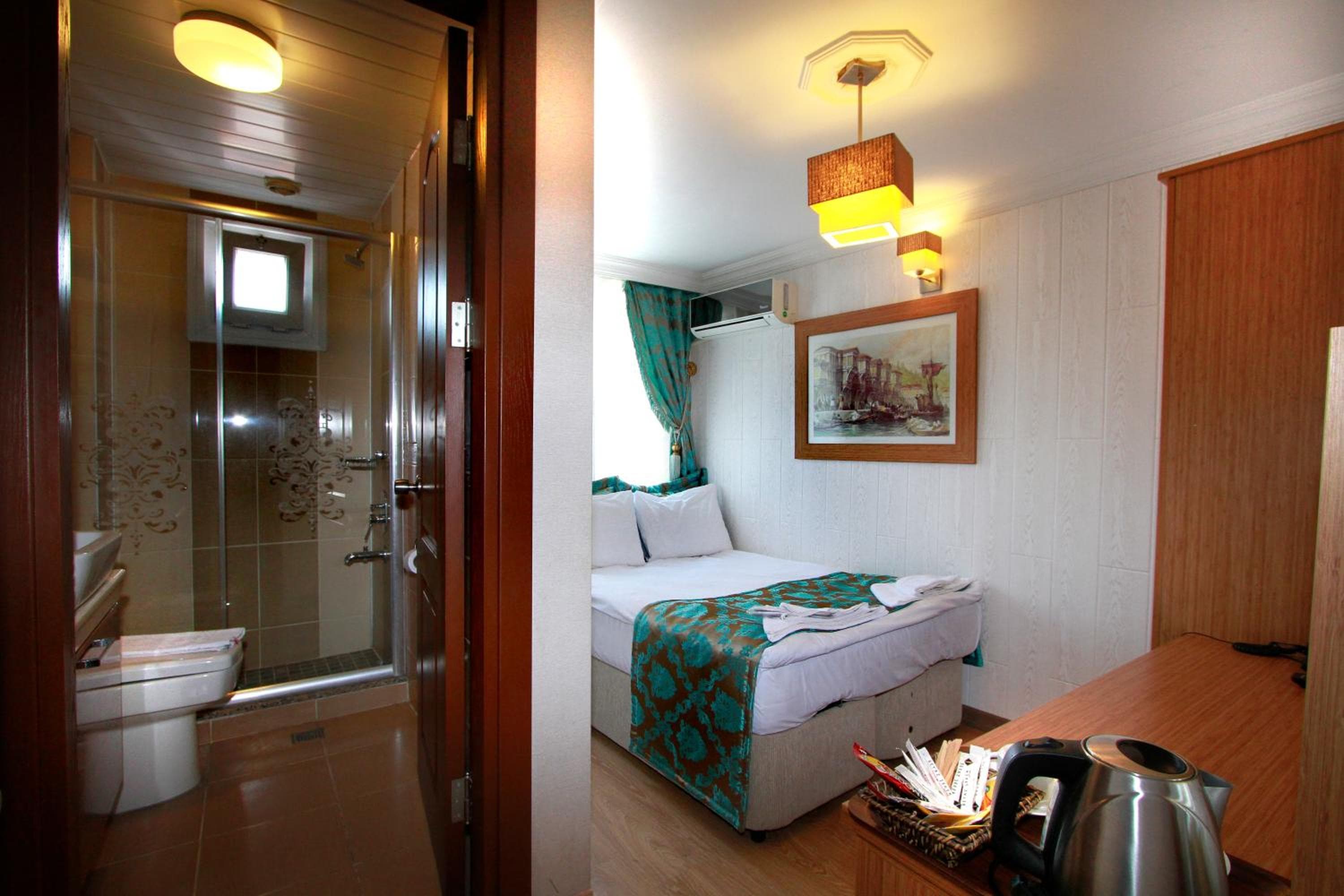 Agora Boutique Hotel & Bistro