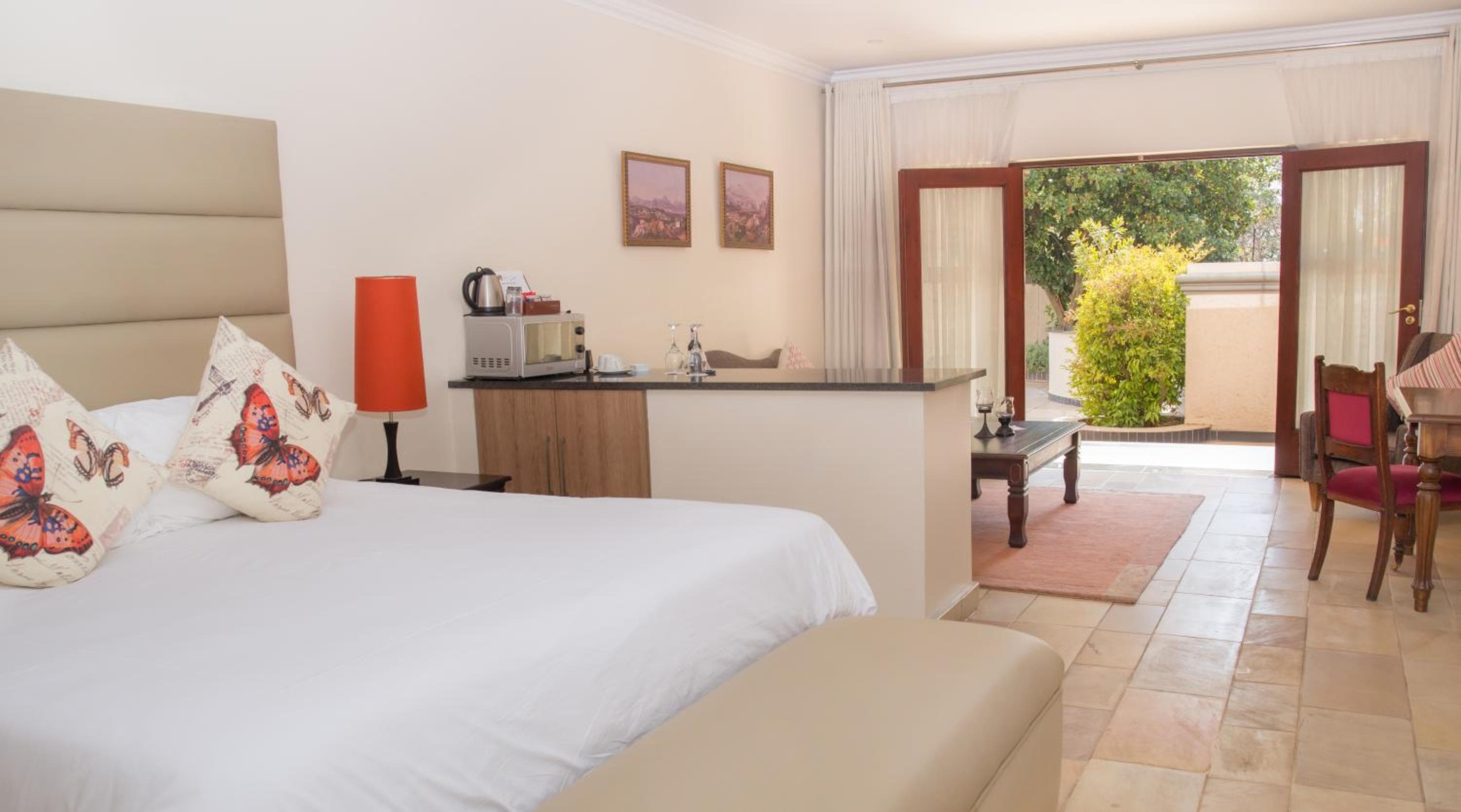 Inn and Out Plus Craighall