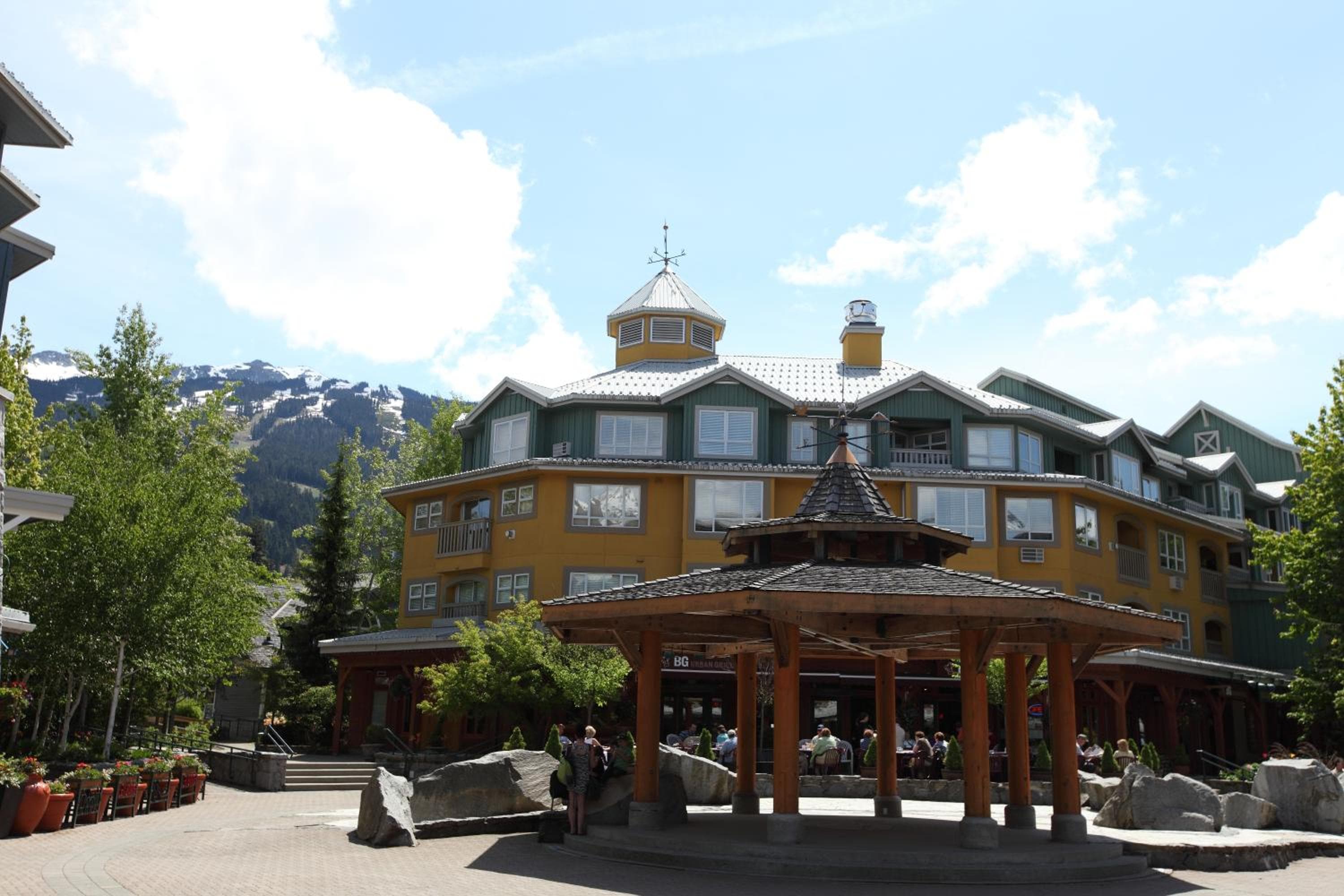 Town Plaza, Unit 256