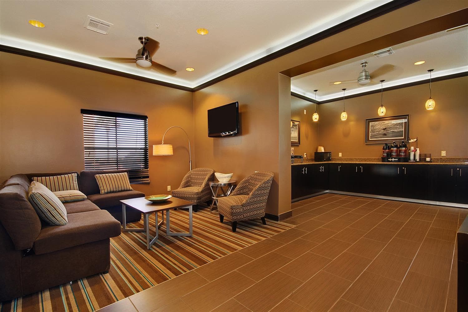 Best Western Plus Seawall Inn & Suites by the Beach