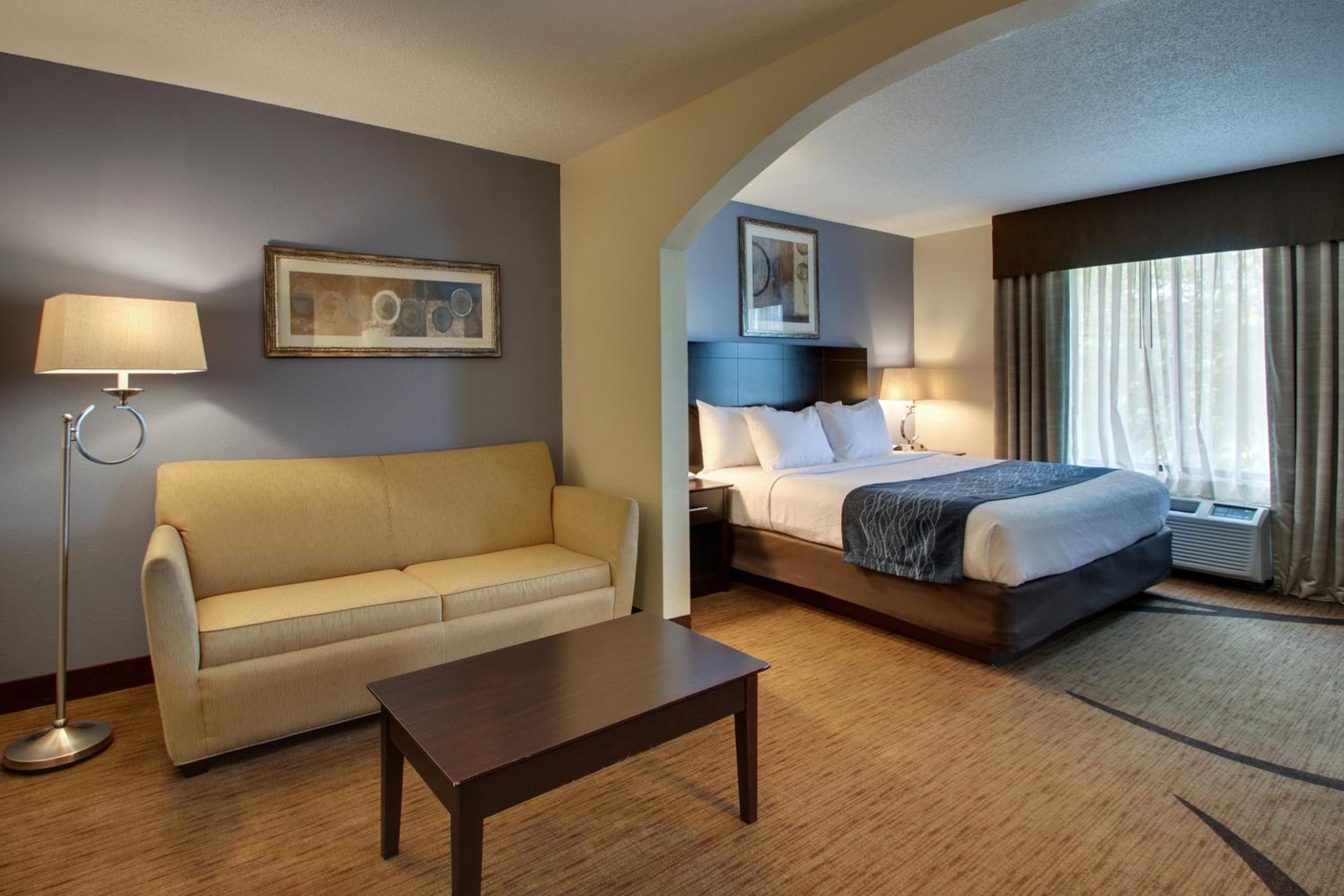 Greenfield Inn & Suites Owensboro, KY Airport