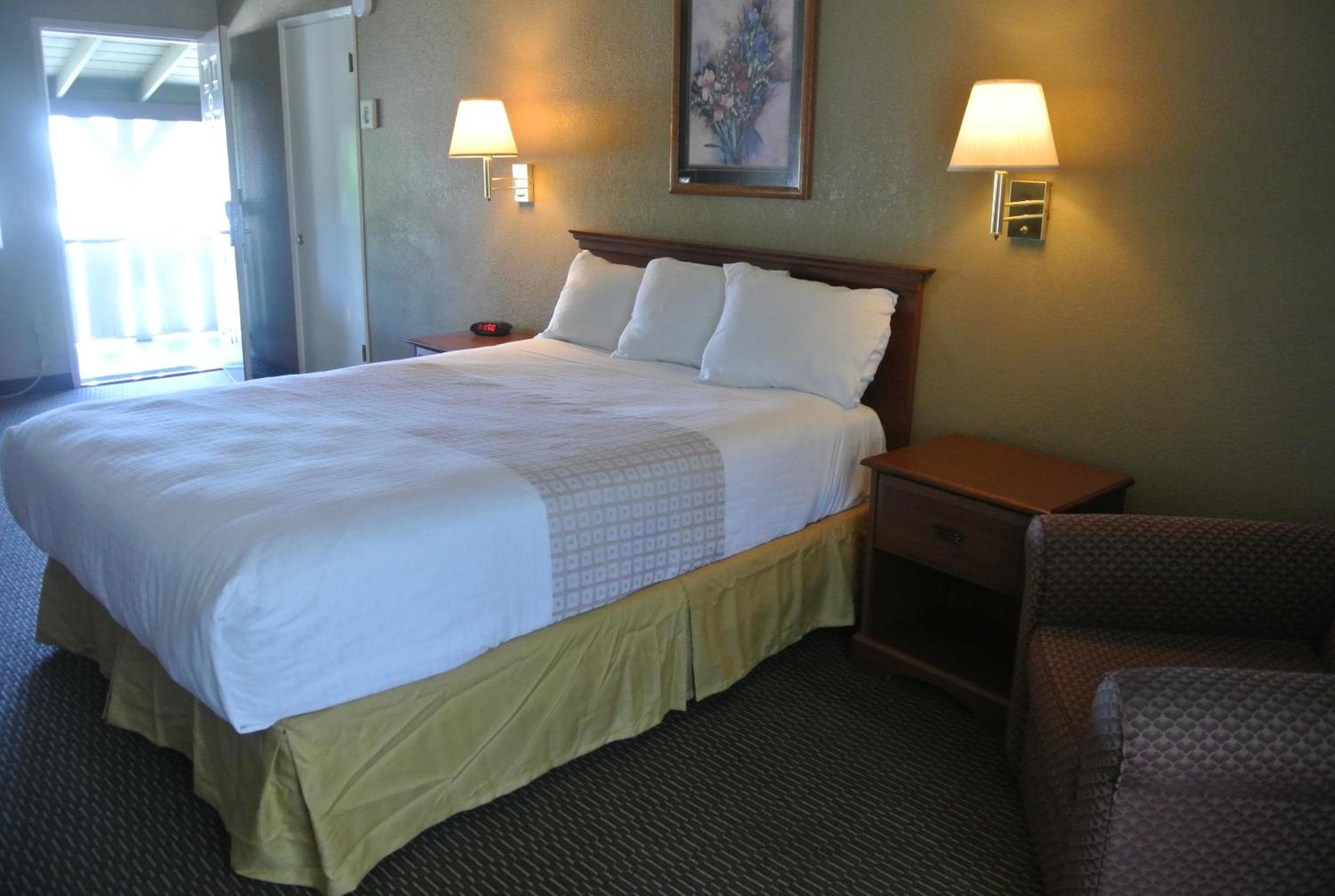 Vino Inn & Suites