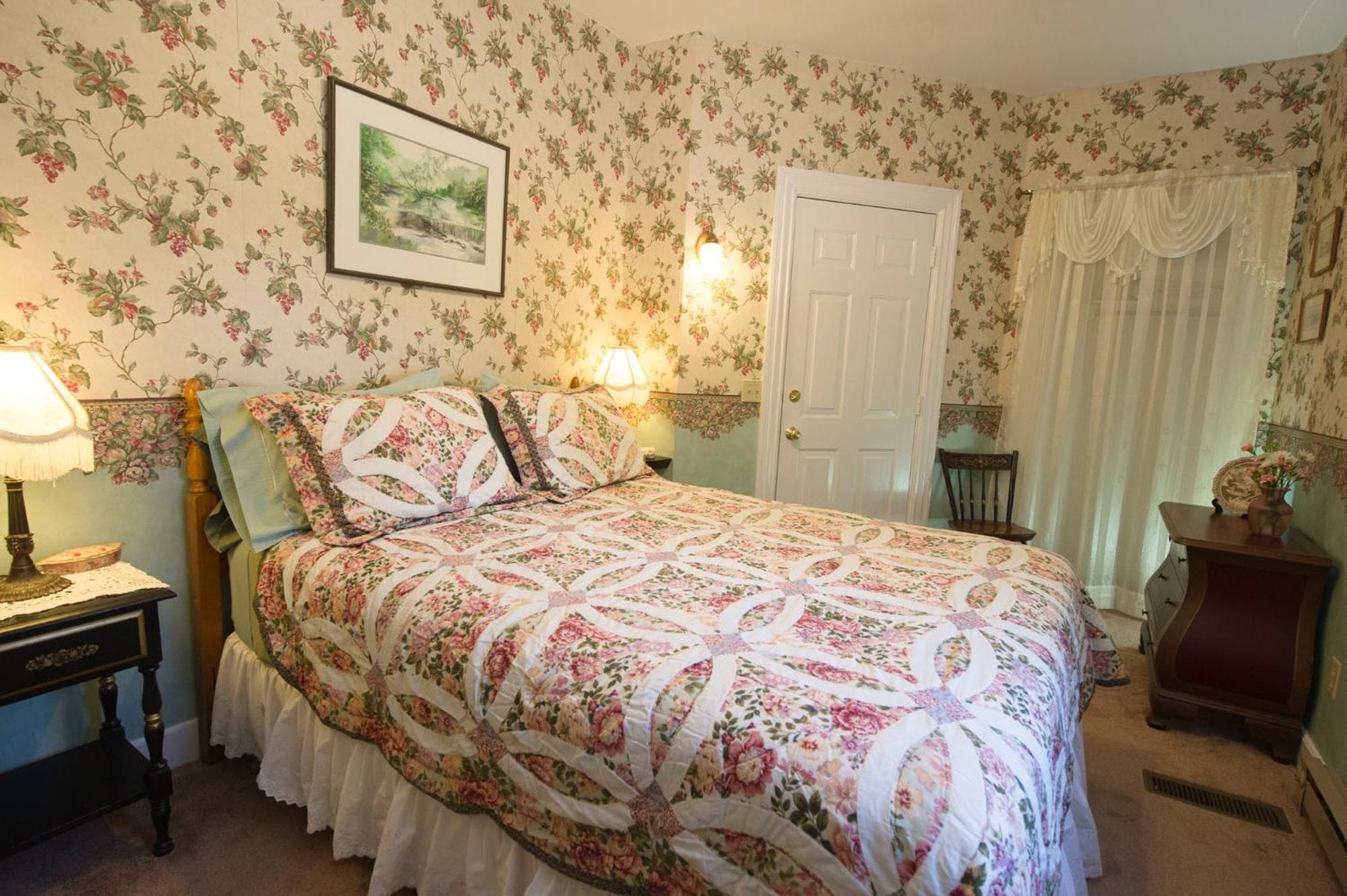 Anne's White Columns Inn