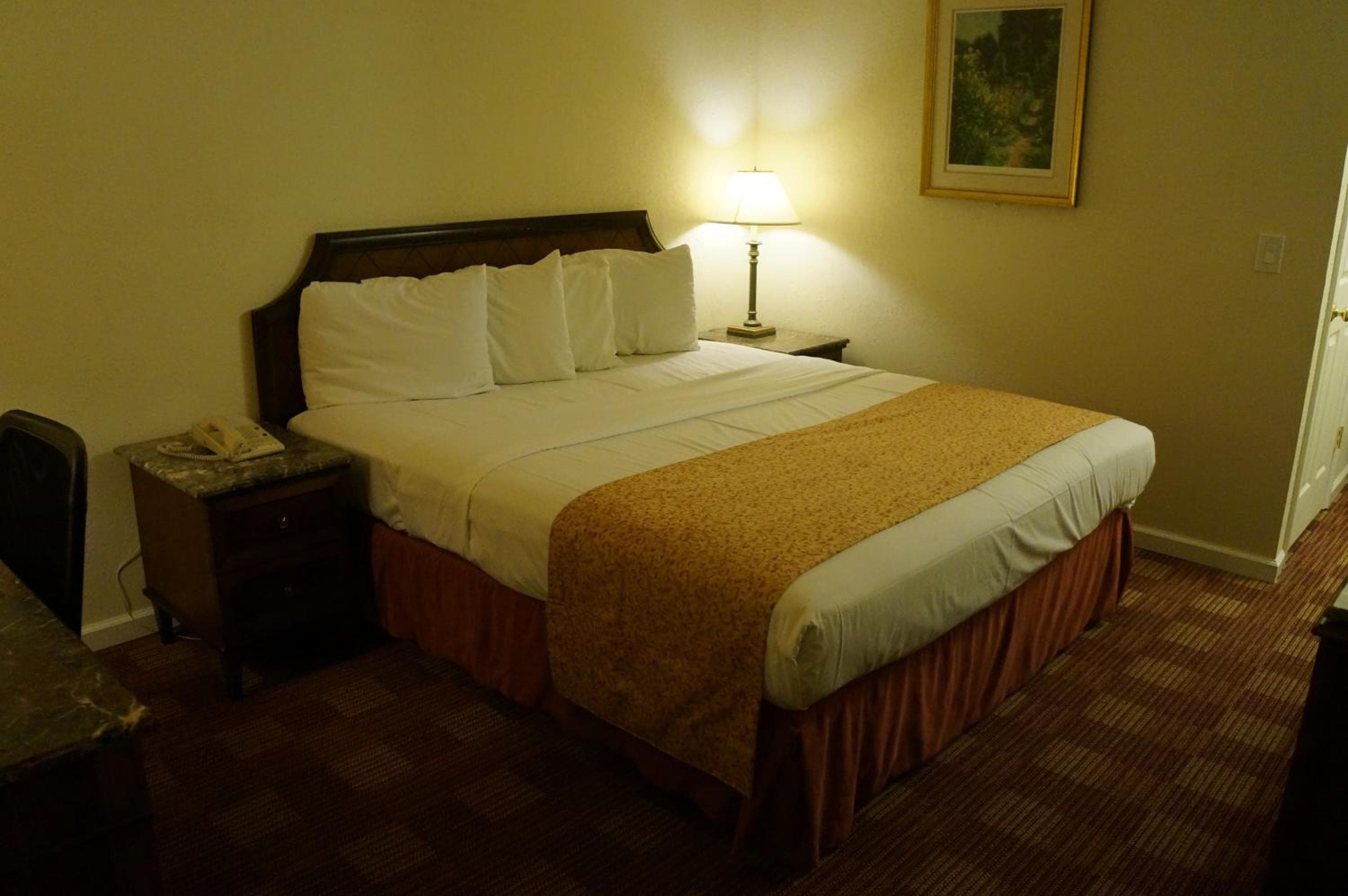 Waterford Inn