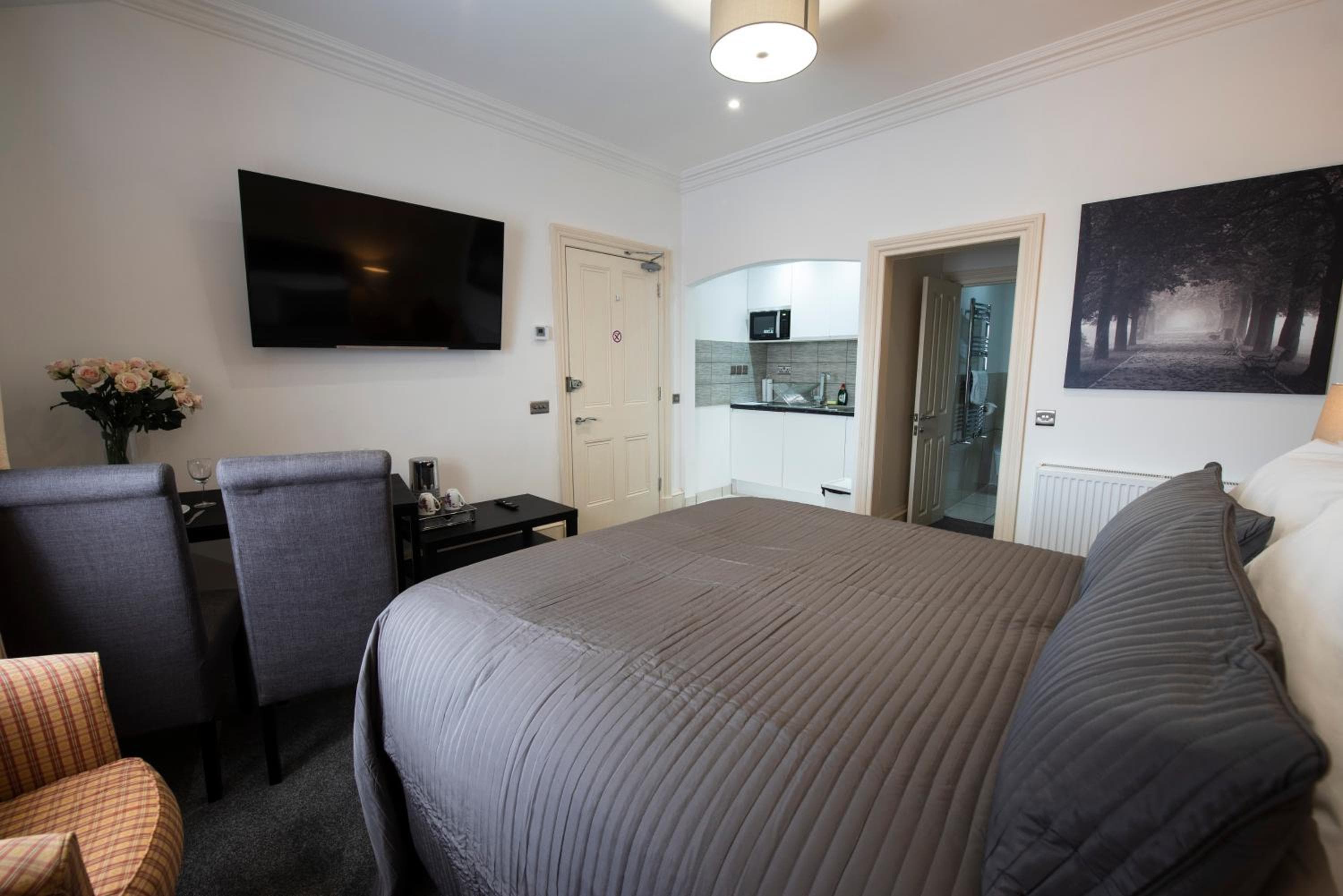 Grosvenor Suites