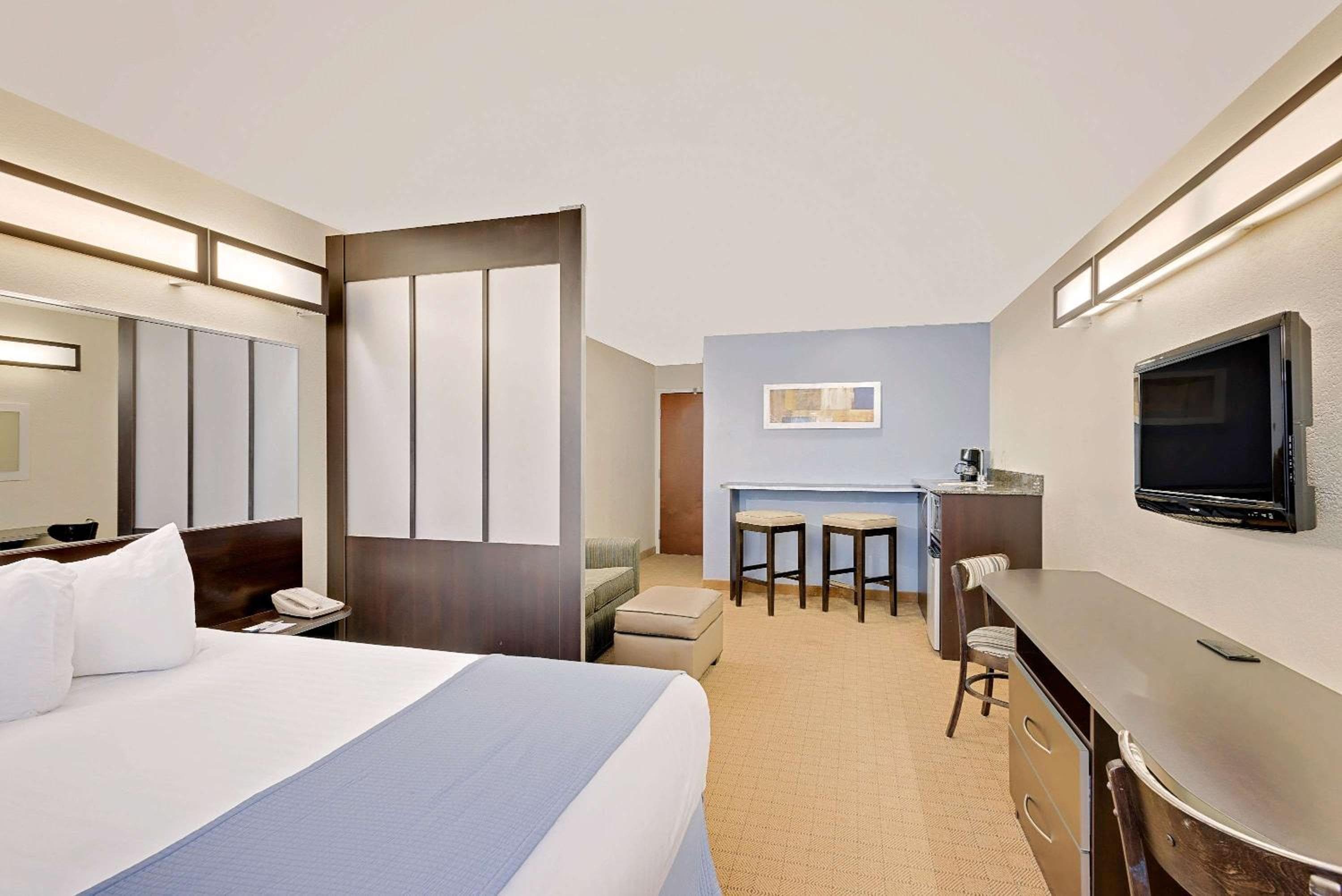Microtel Inn and Suites by Wyndham - Geneva