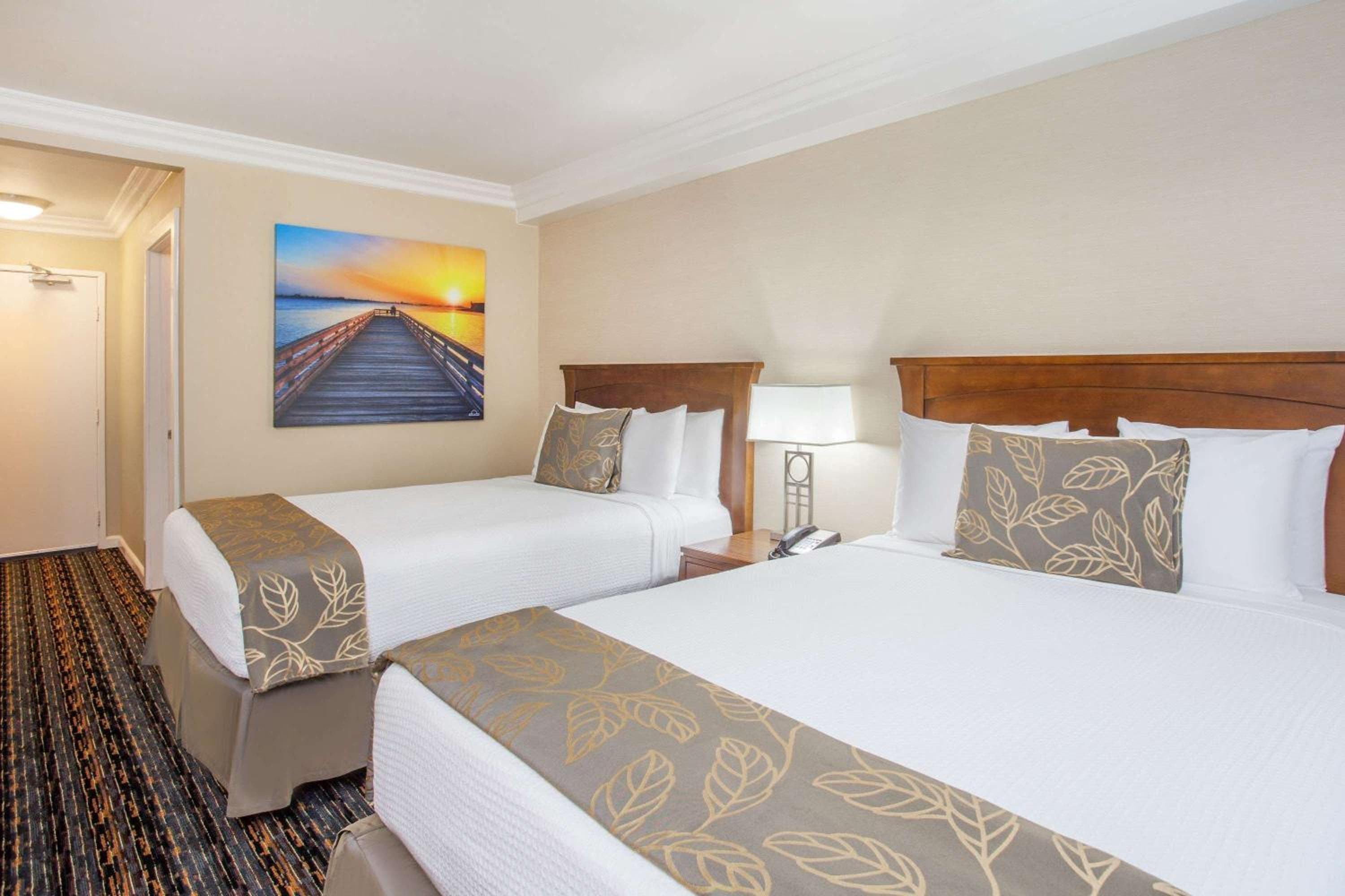Days Inn by Wyndham San Diego Hotel Circle