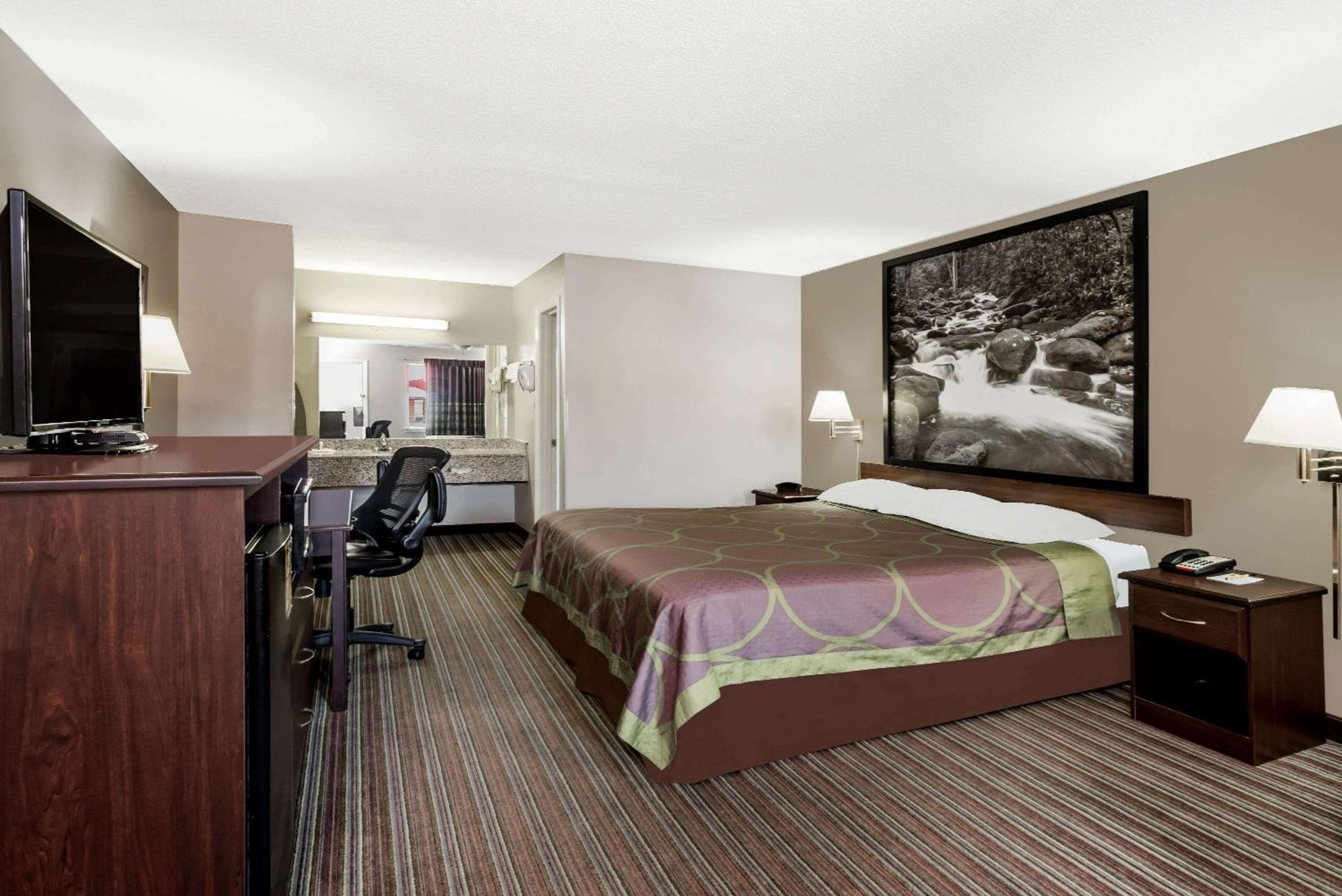 Super 8 by Wyndham Chattanooga Ooltewah