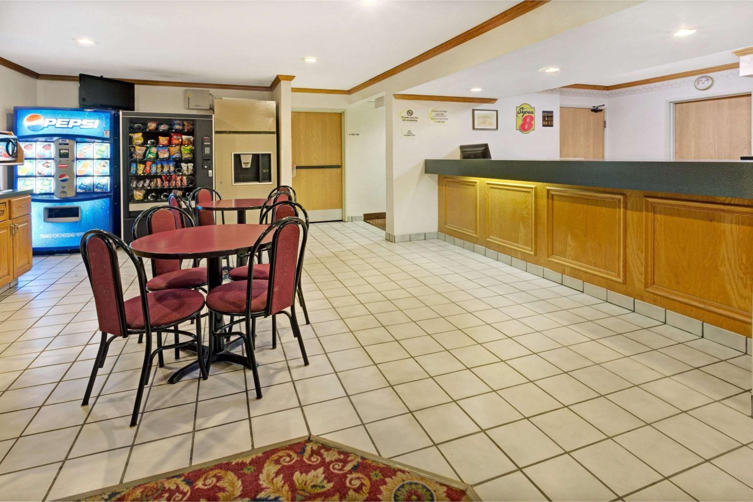 Super 8 by Wyndham Canonsburg/Pittsburgh Area