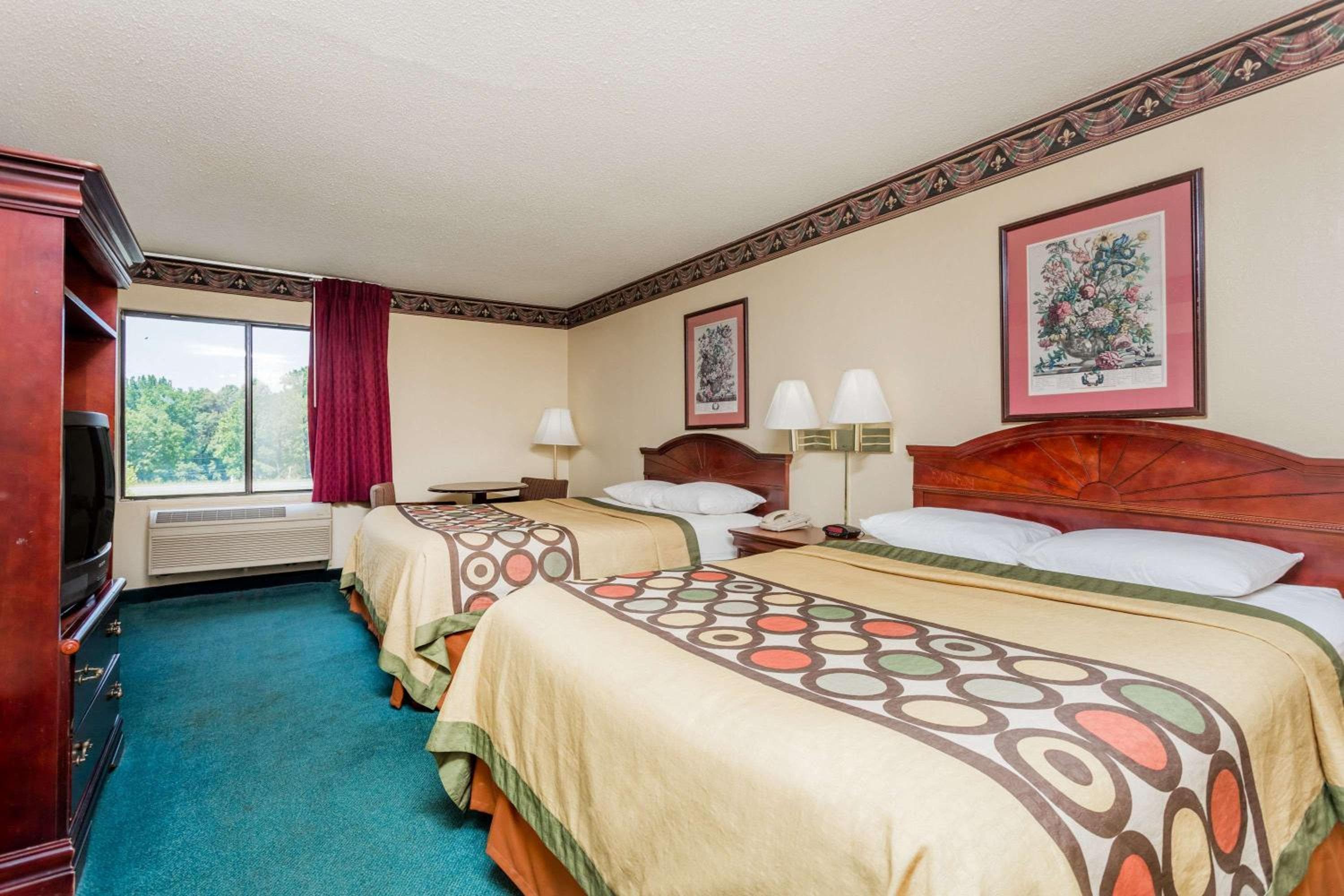 Super 8 by Wyndham Piedmont Greenville Area