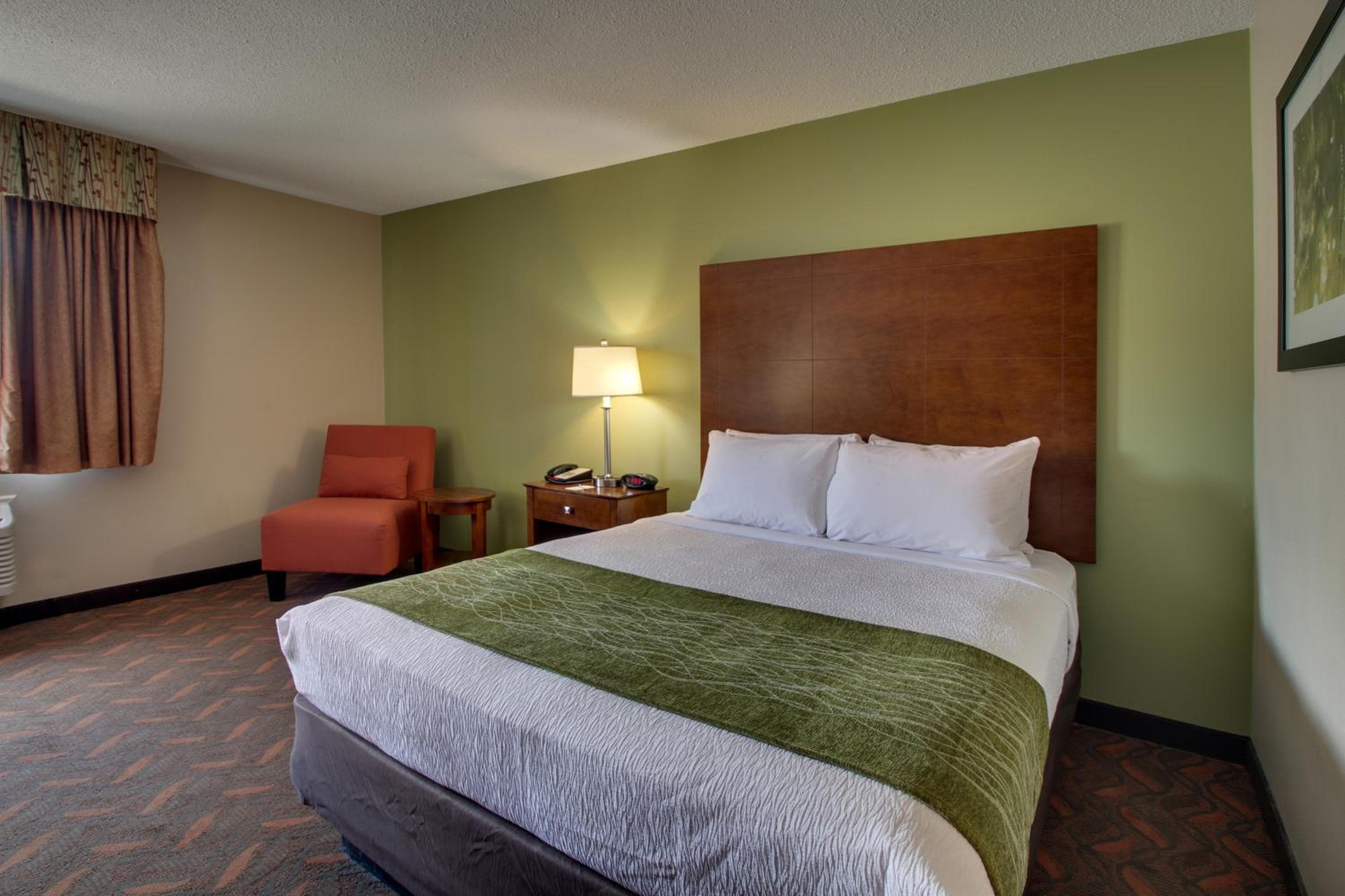Greenfield Inn & Suites Elizabethtown, KY I65 Exit 94