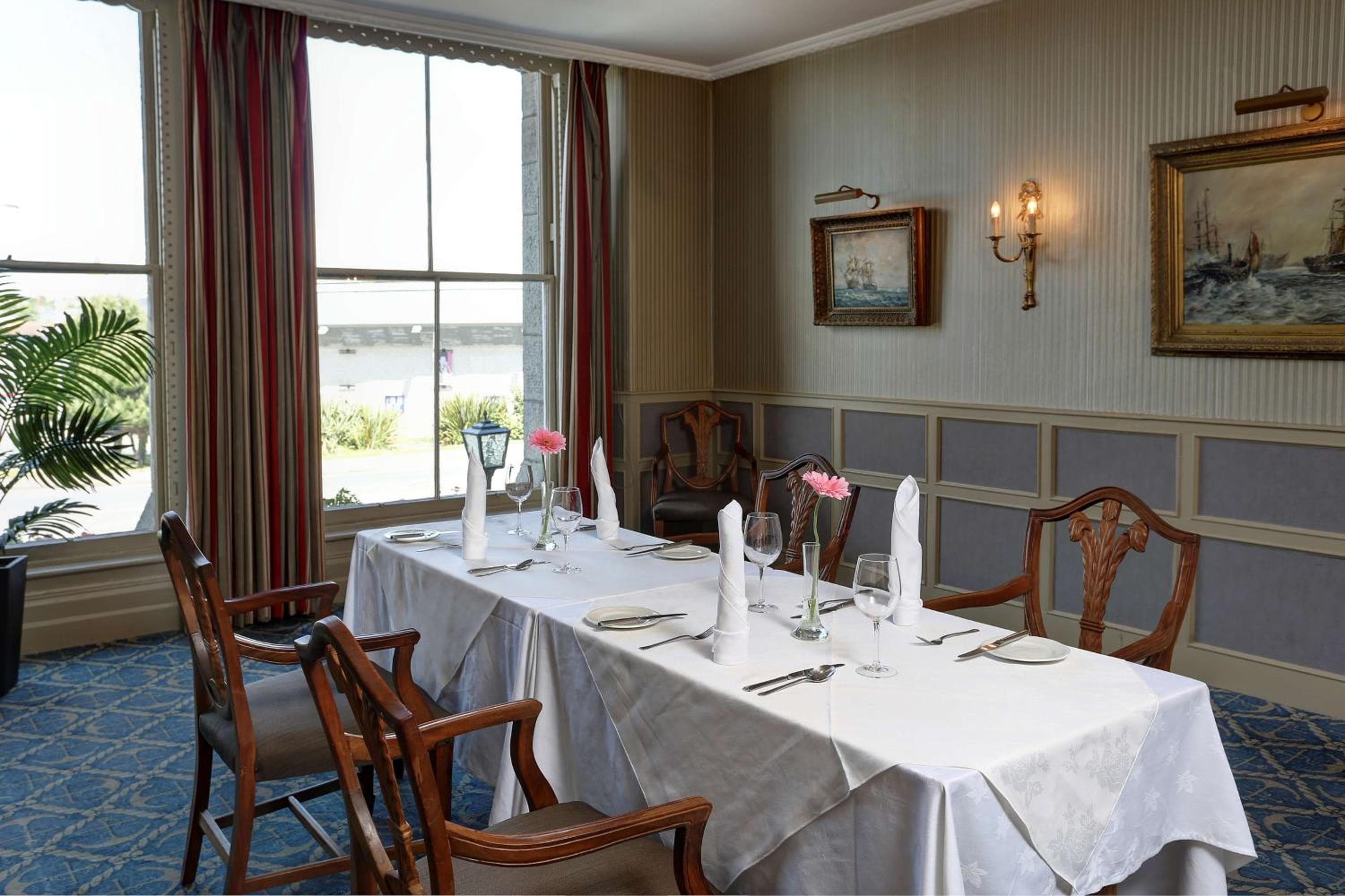 Duke Of Cornwall Hotel