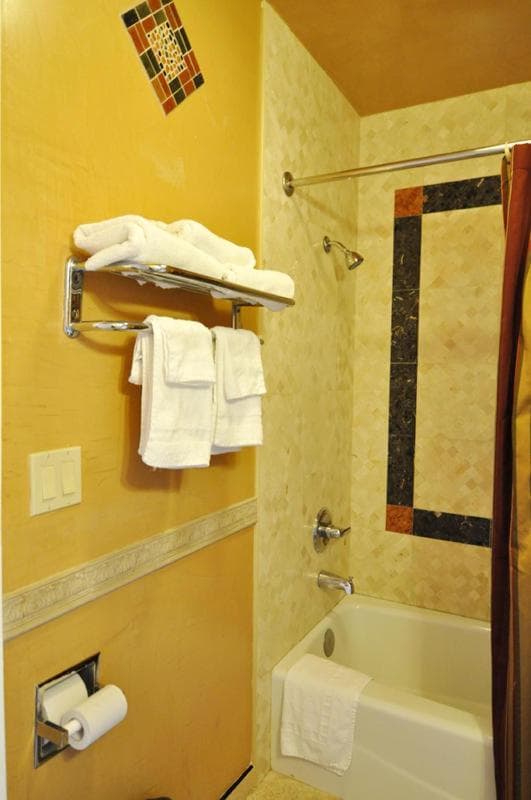Santa Clarita Motel - Near six Flags Magic Mountain - Valencia
