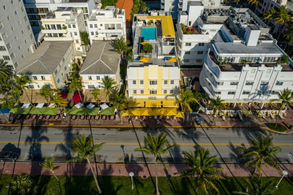 LESLIE HOTEL