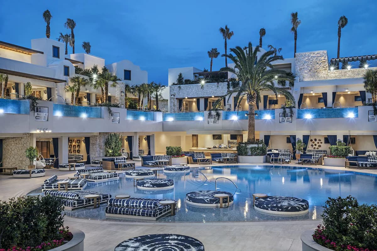 swimming pool