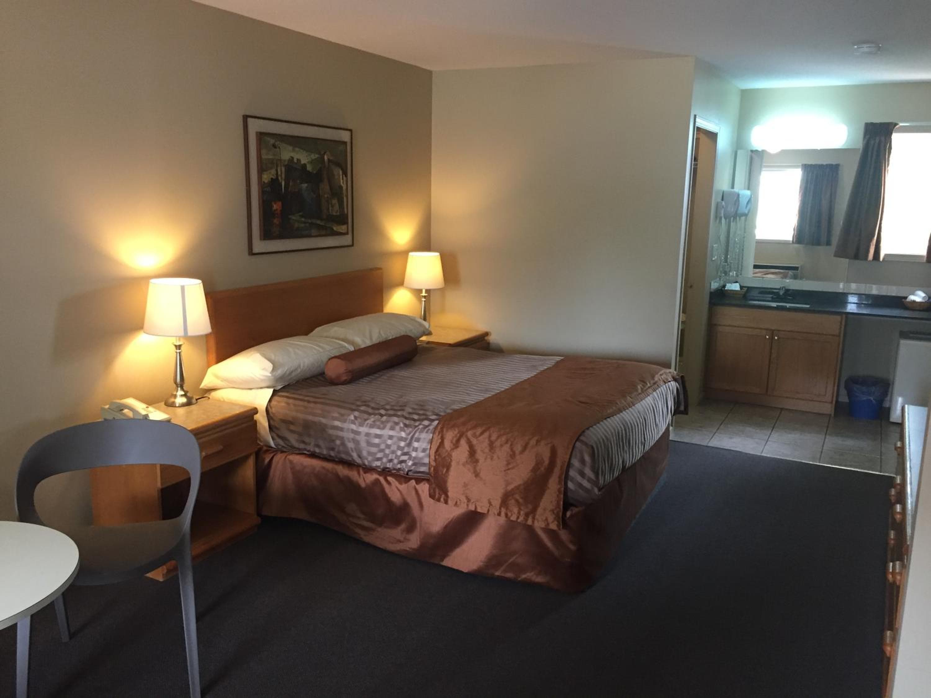 Avalon Inn