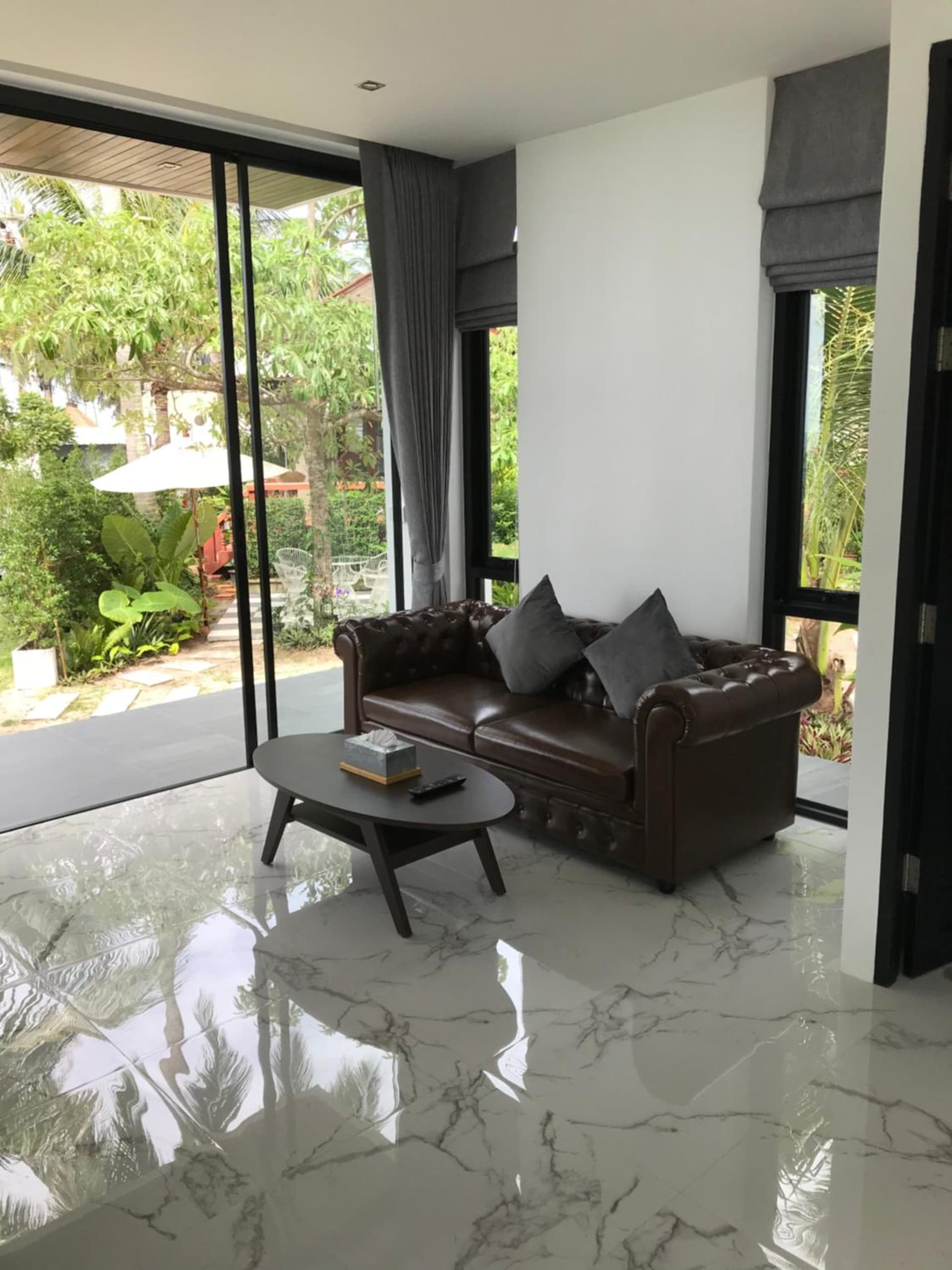 Lennon Maison