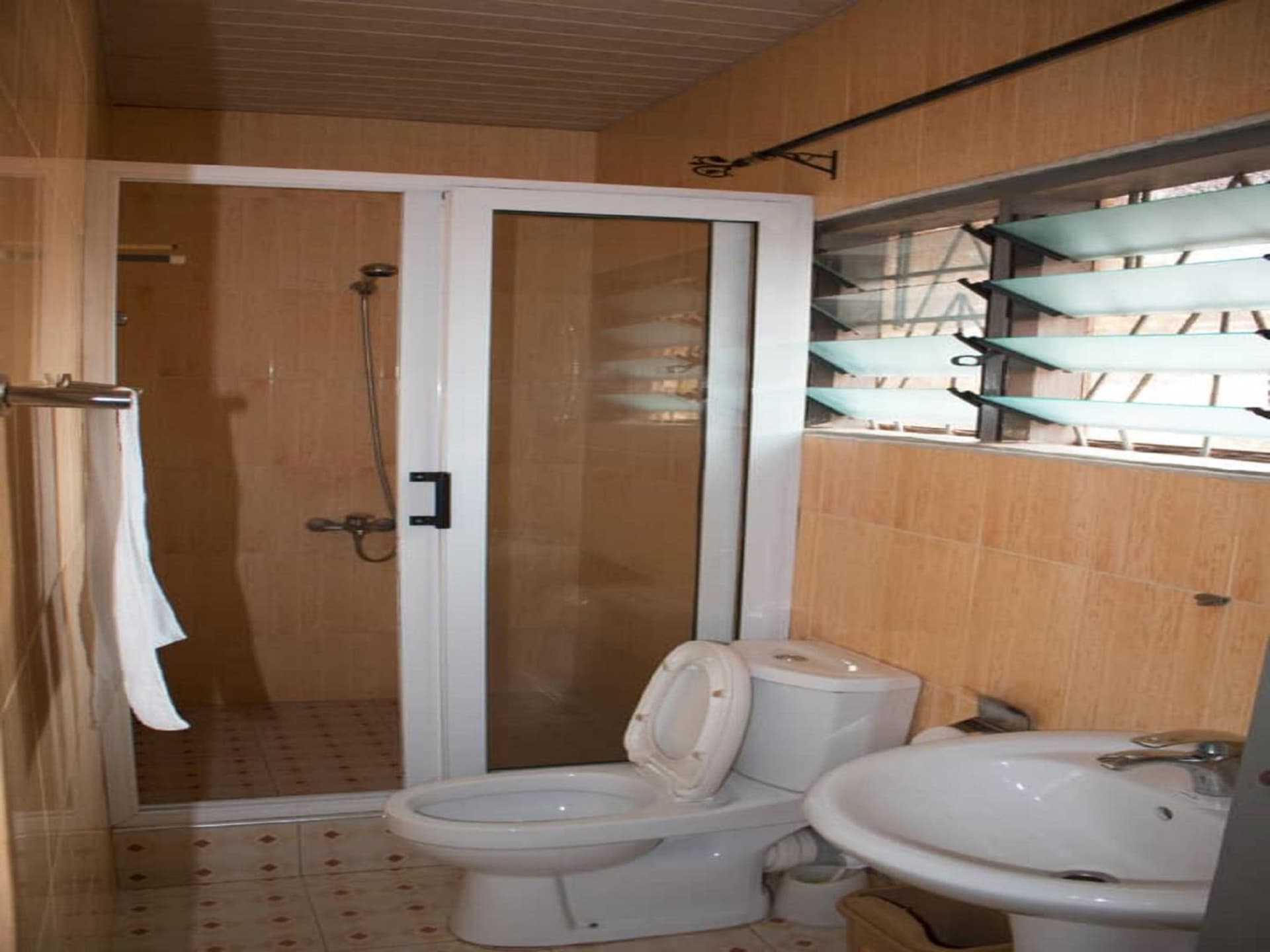 Elizz guest house