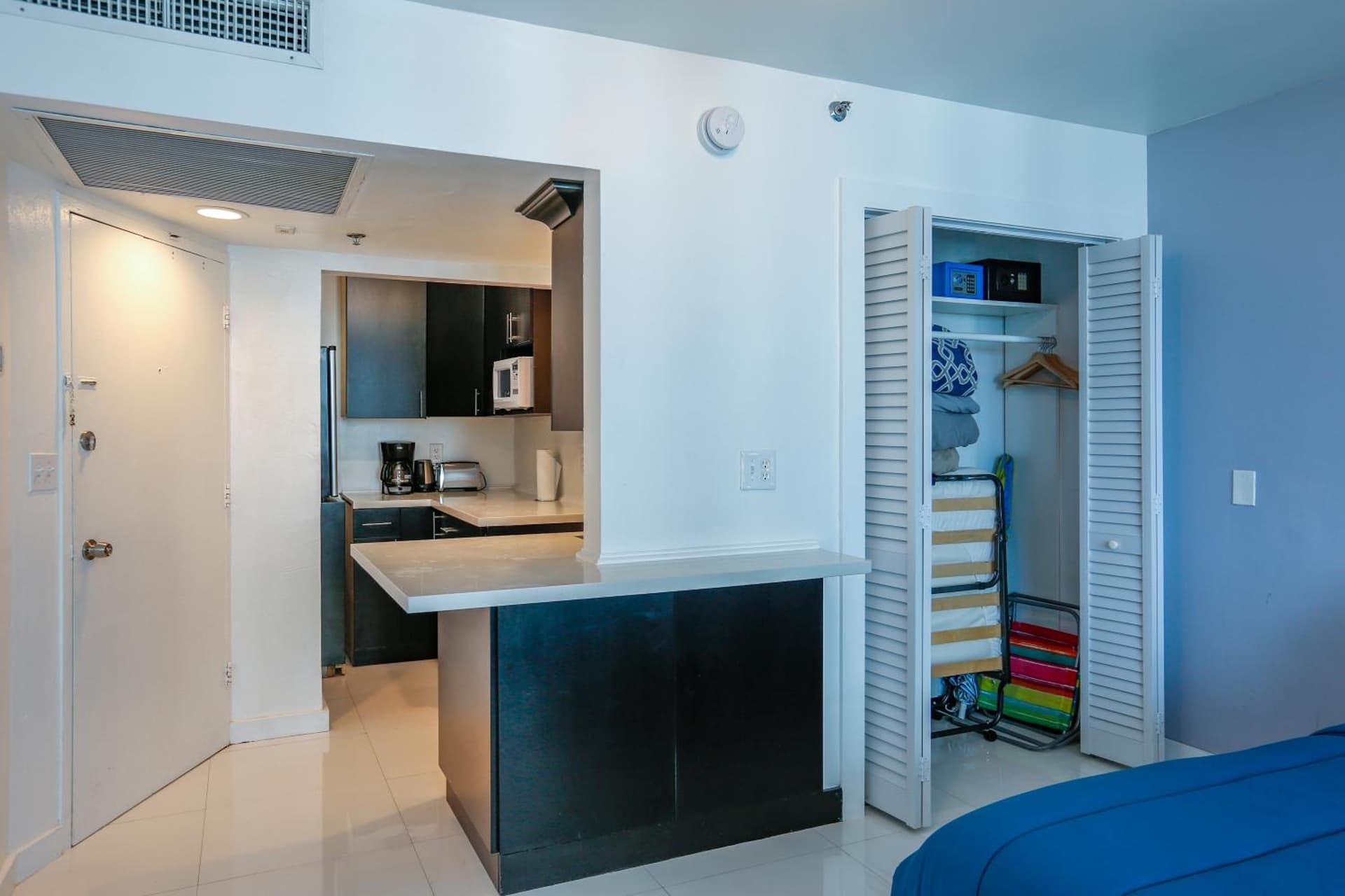 Miami Beach Apartments by MiaRentals
