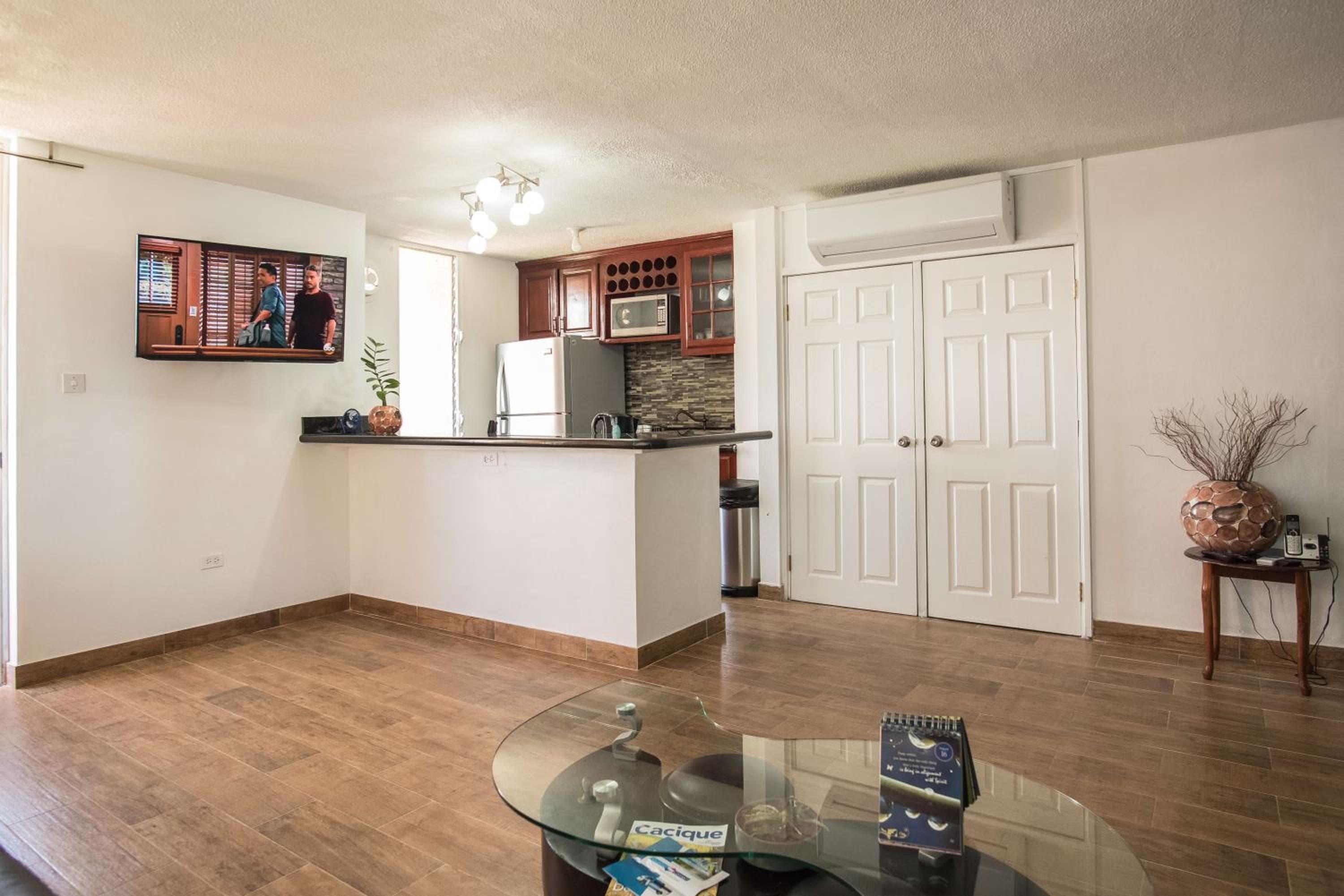 Emerald One Bedroom Suite At Turtle Towers