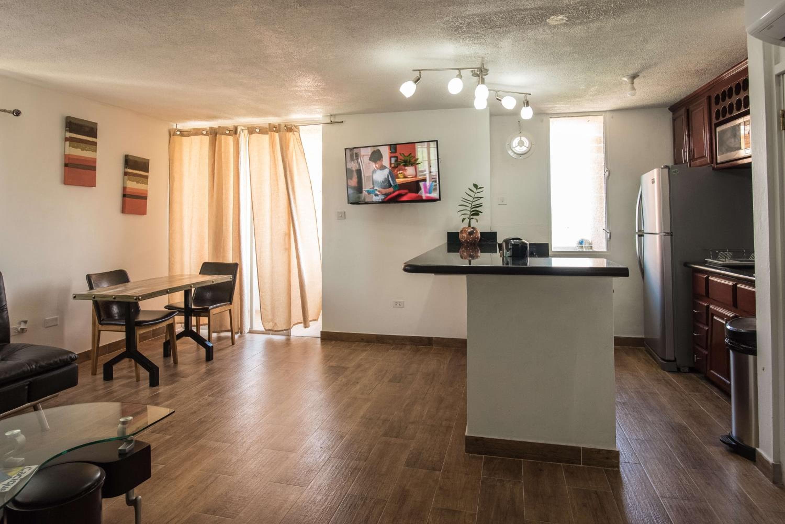 Emerald One Bedroom Suite At Turtle Towers