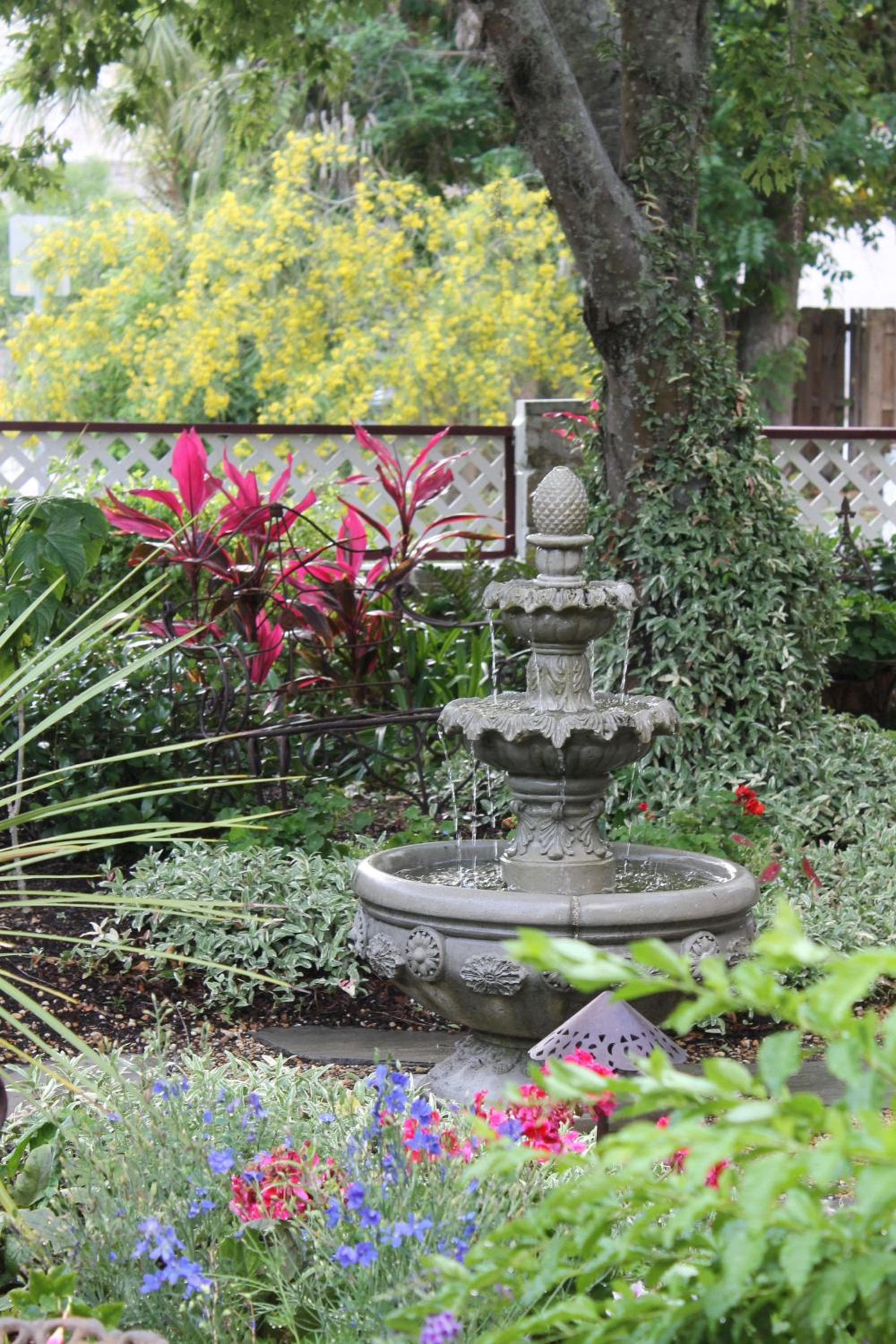Cedar House Inn