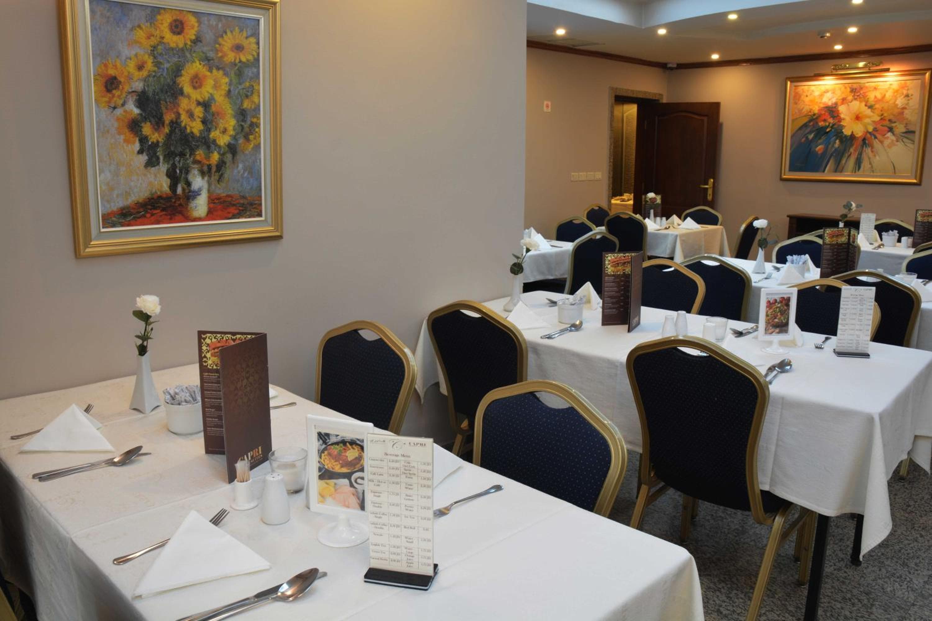 Capri Hotel Suites