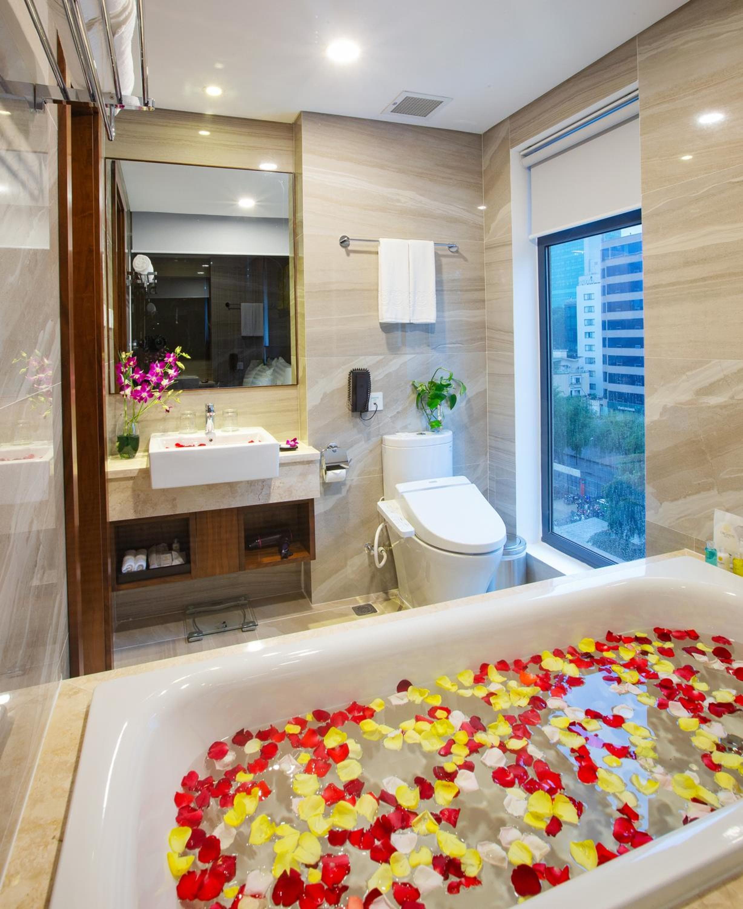 Orchids Saigon Hotel