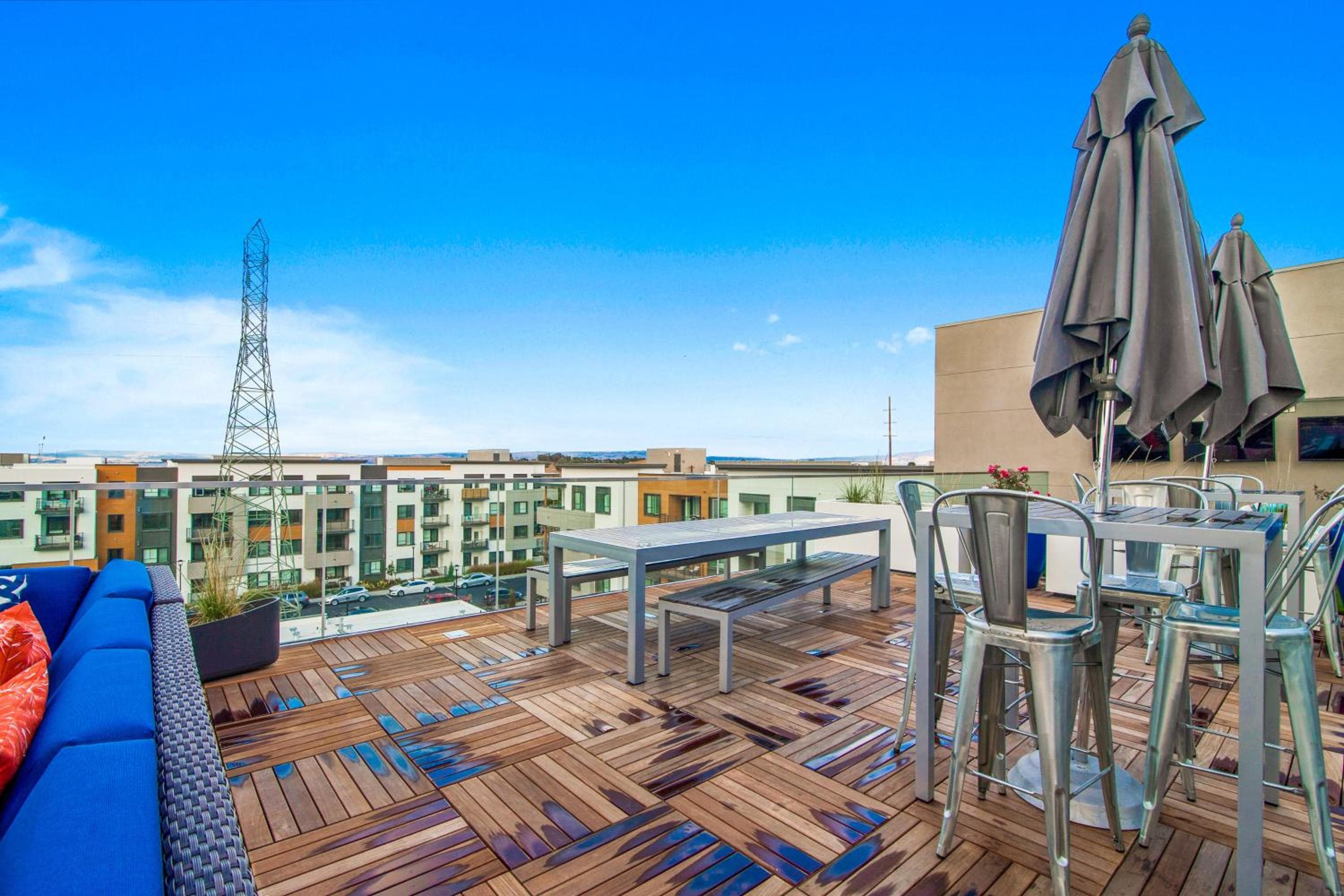 Global Luxury Suites in Menlo Park