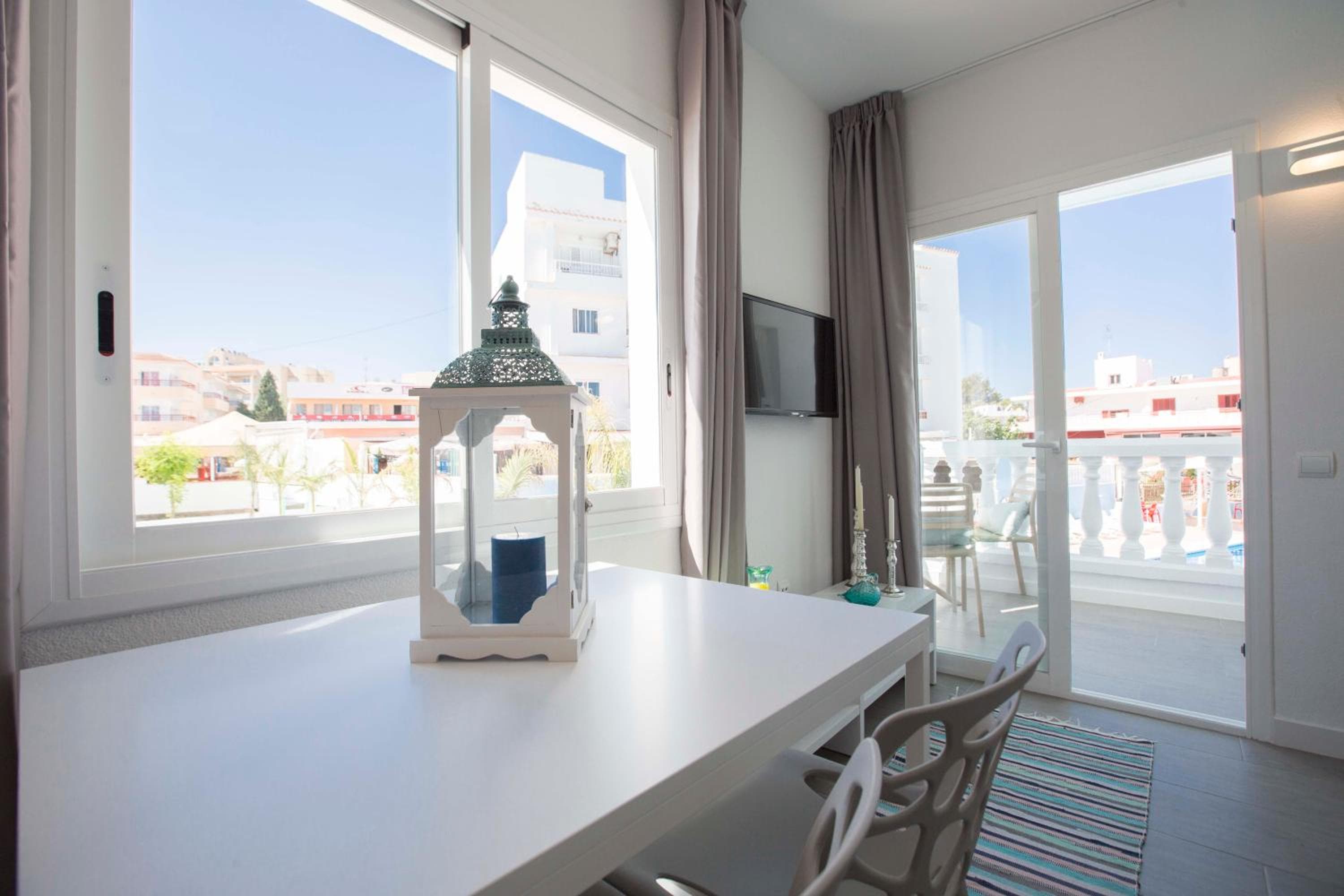 ENDLSS BEACH & DISCO HOTEL IBIZA Adults Only