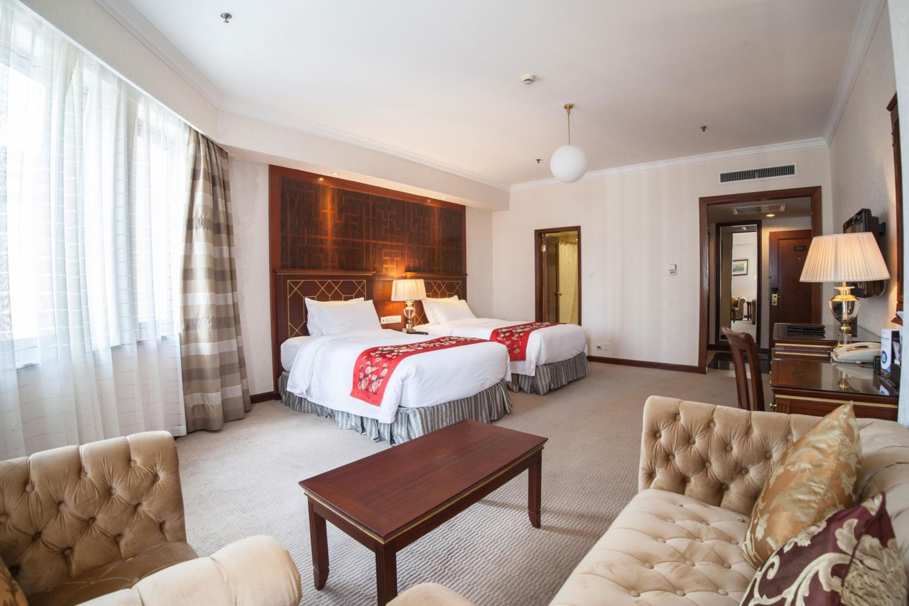 Shanghai Park Hotel