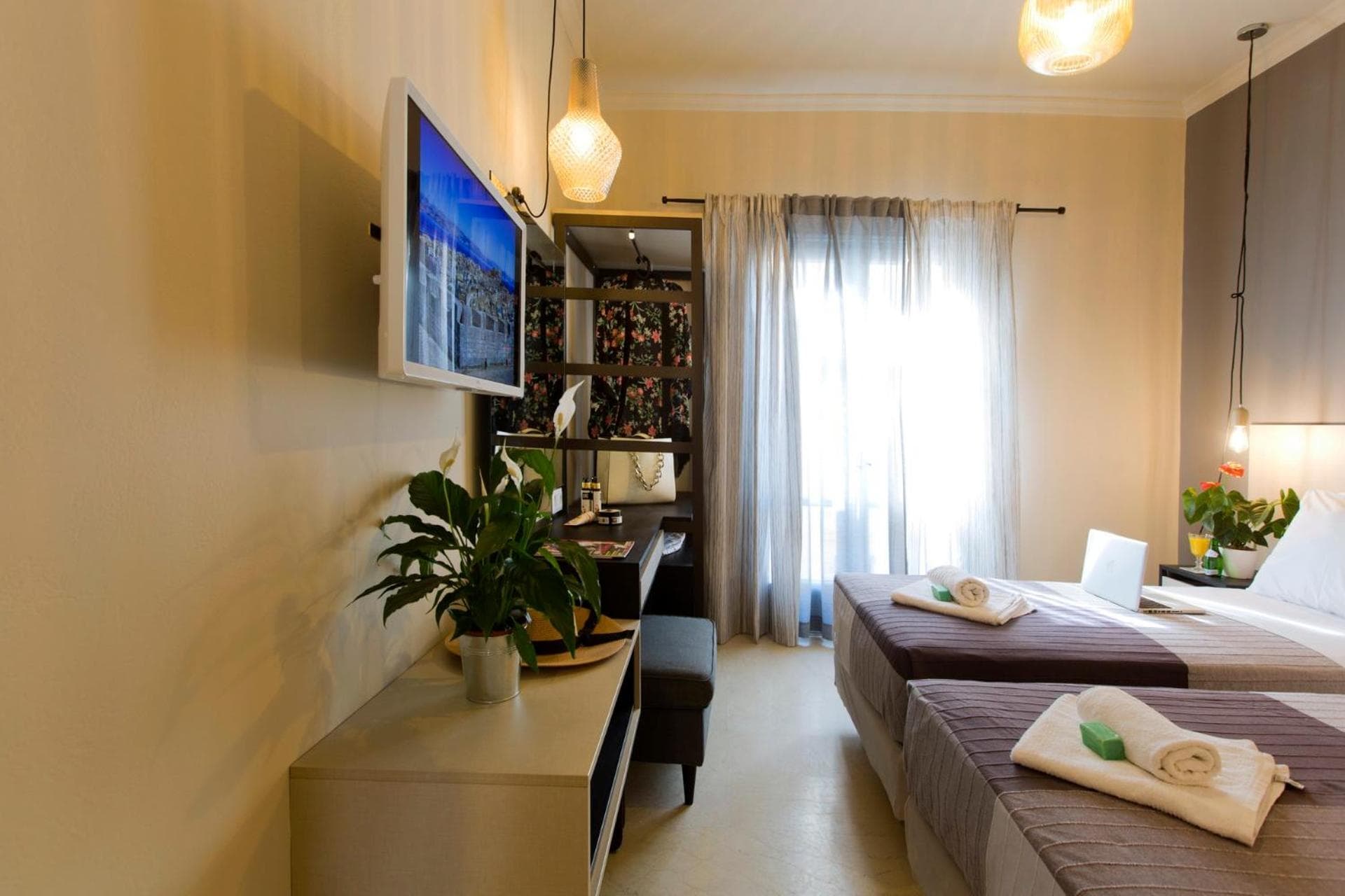 LOC HOSPITALITY Urban Suites