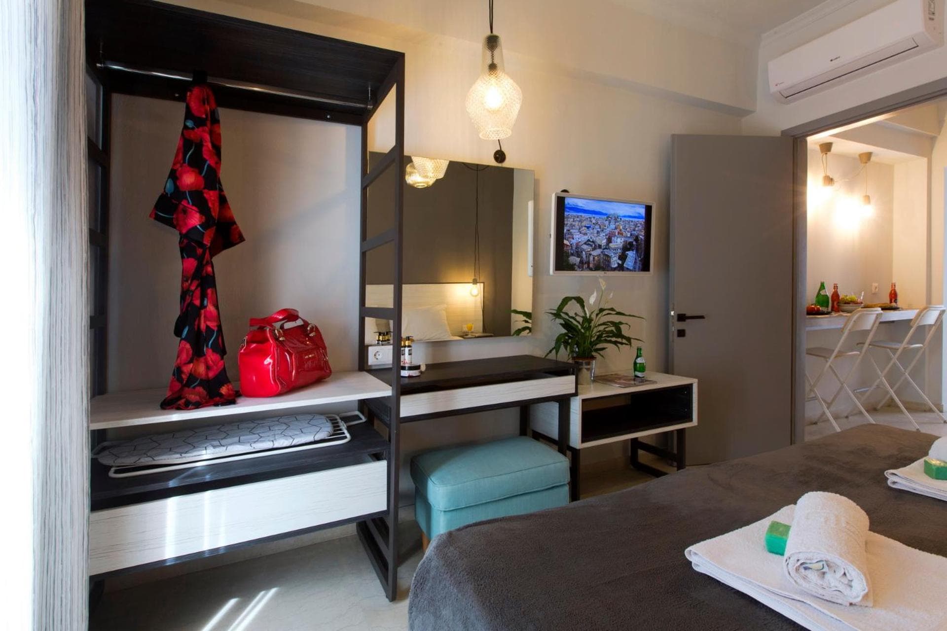 LOC HOSPITALITY Urban Suites