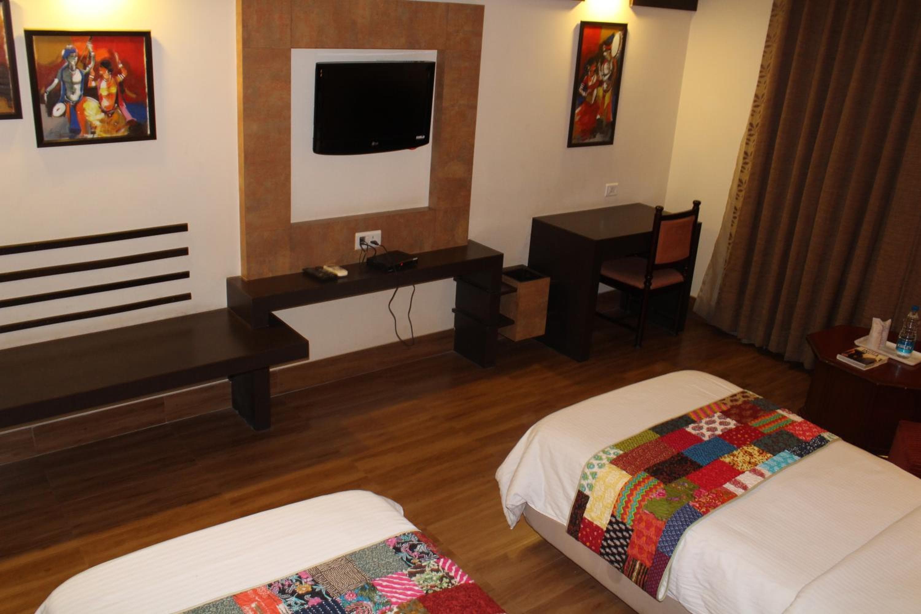 Hotel H R Palace