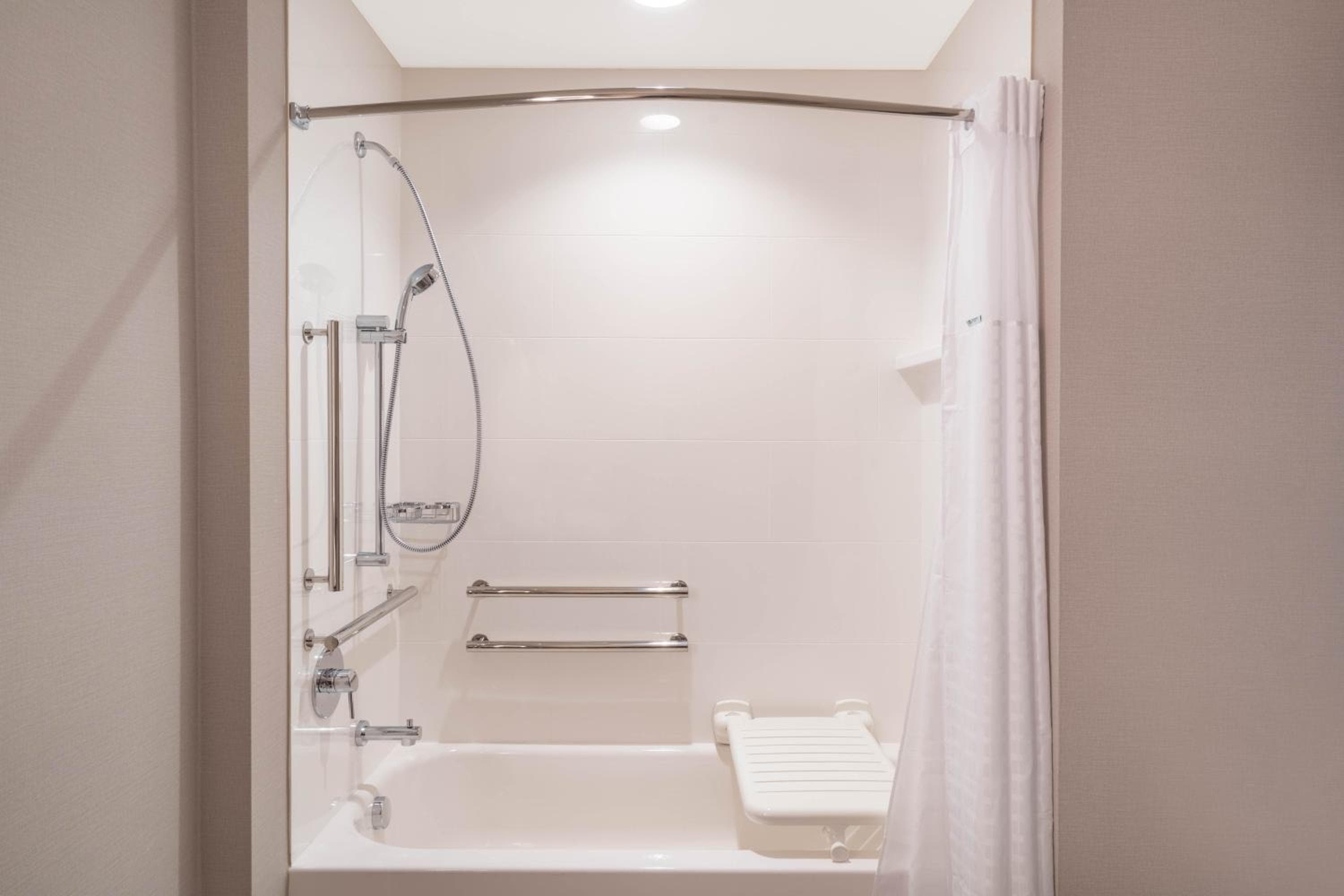 Hampton Inn by Hilton Nashville Airport Century Place