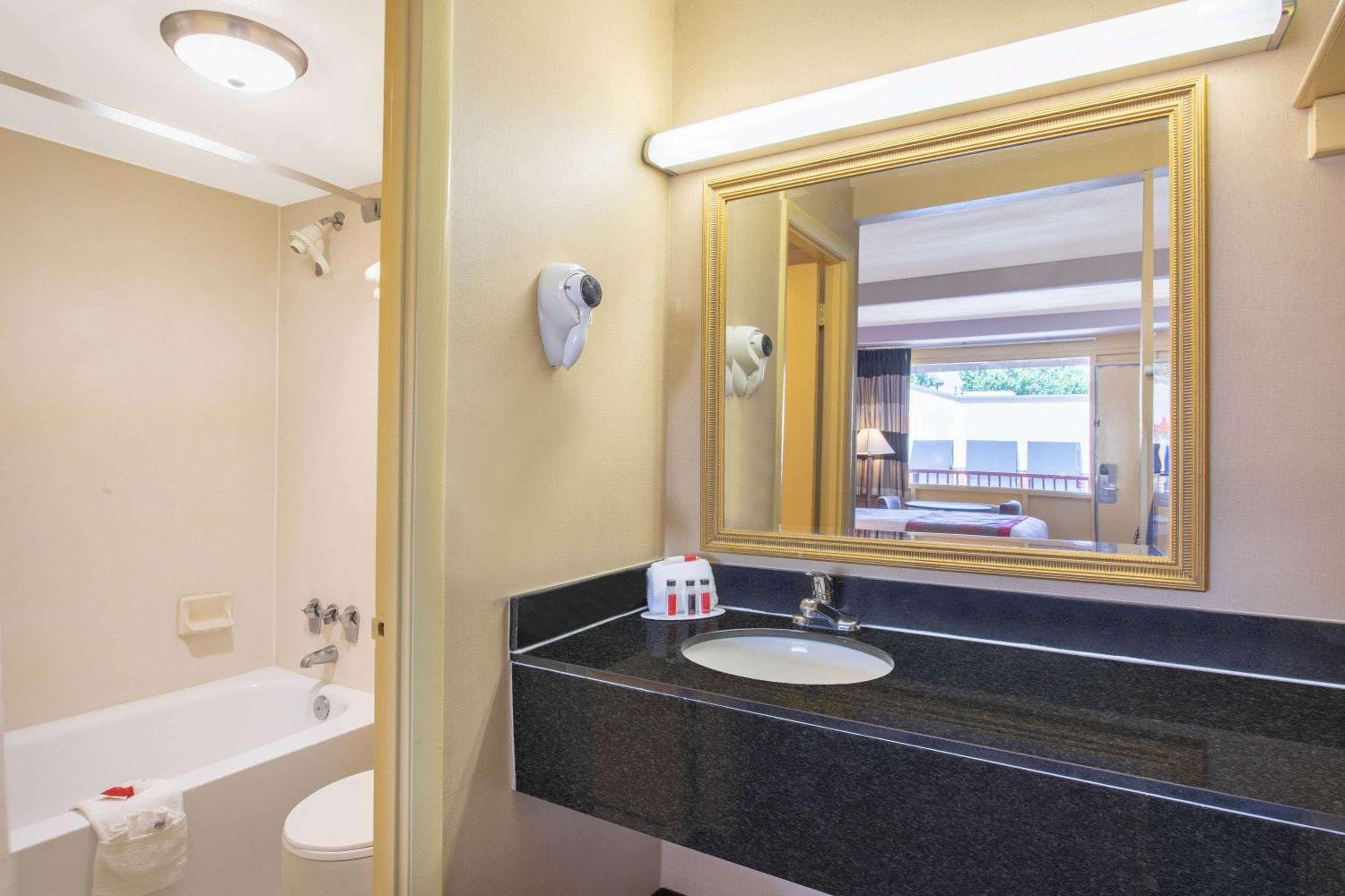 Ramada Limited Cockeysville