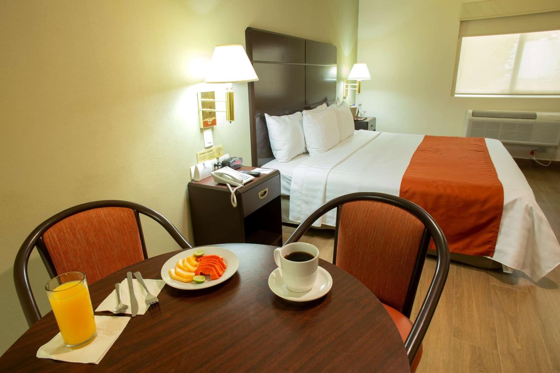 Hotel Plaza Calzada